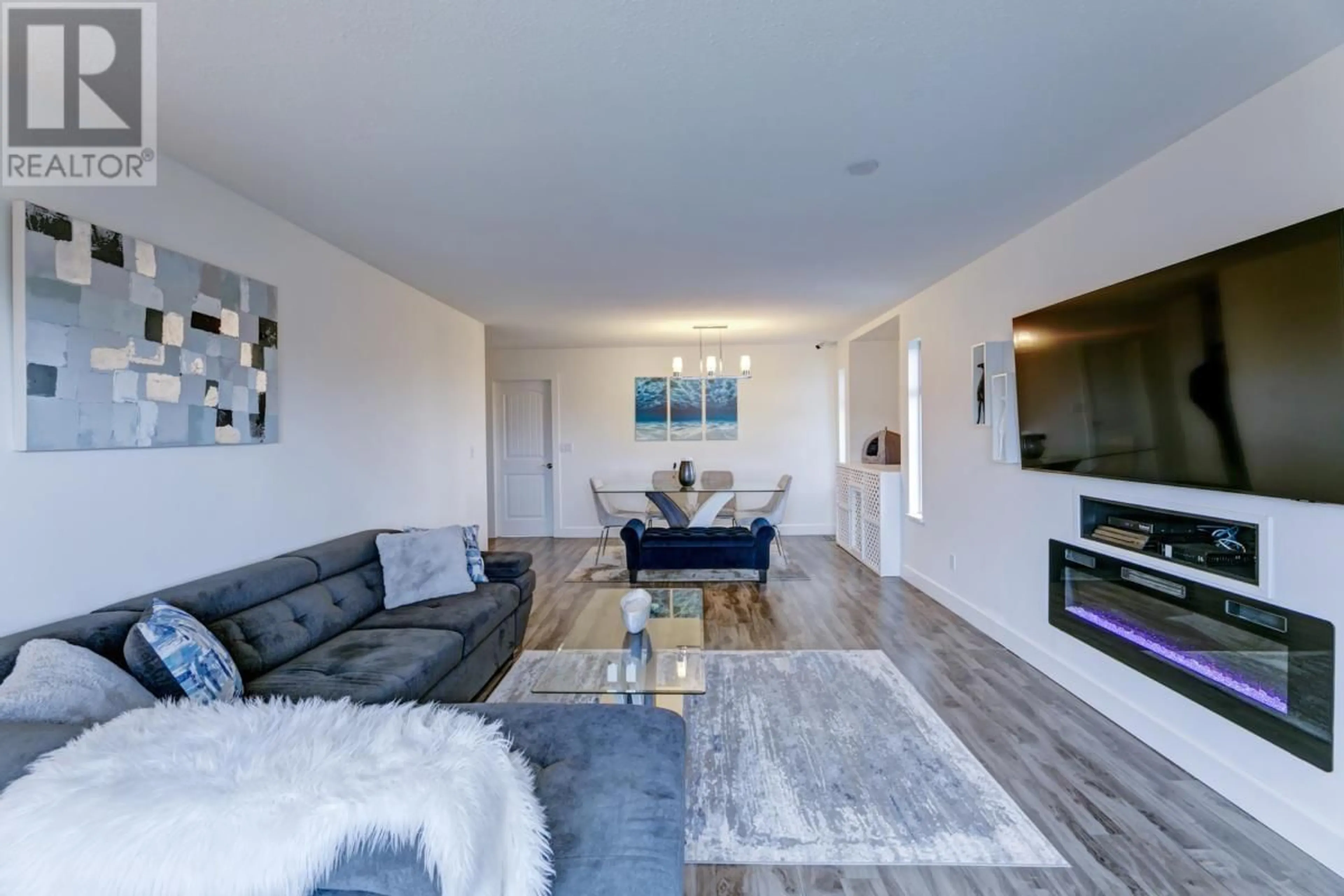 Living room with furniture, unknown for 11390 HARRISON STREET, Maple Ridge British Columbia V2X9L2