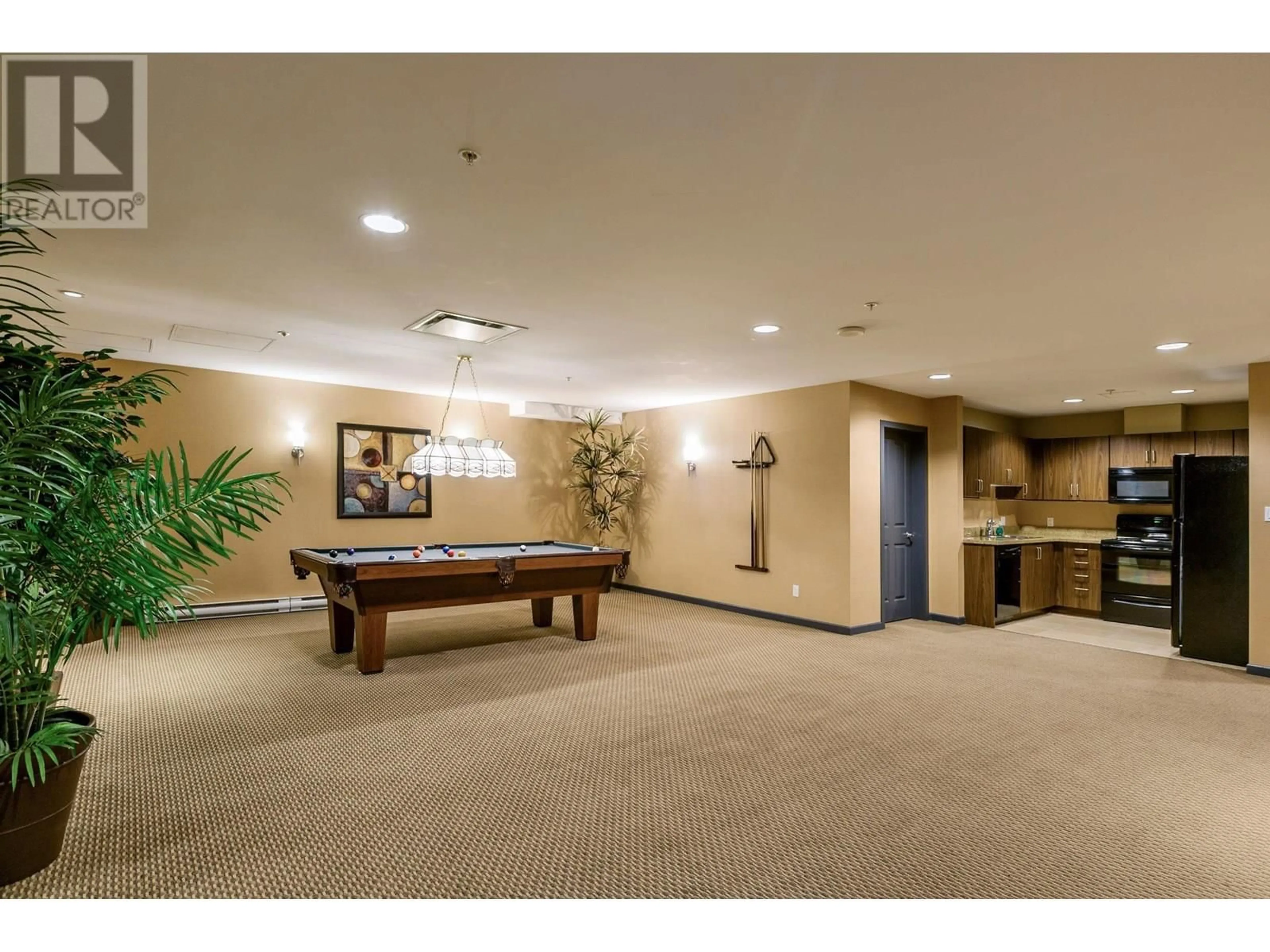 Indoor foyer for 1303 - 295 GUILDFORD WAY, Port Moody British Columbia V3H5N3