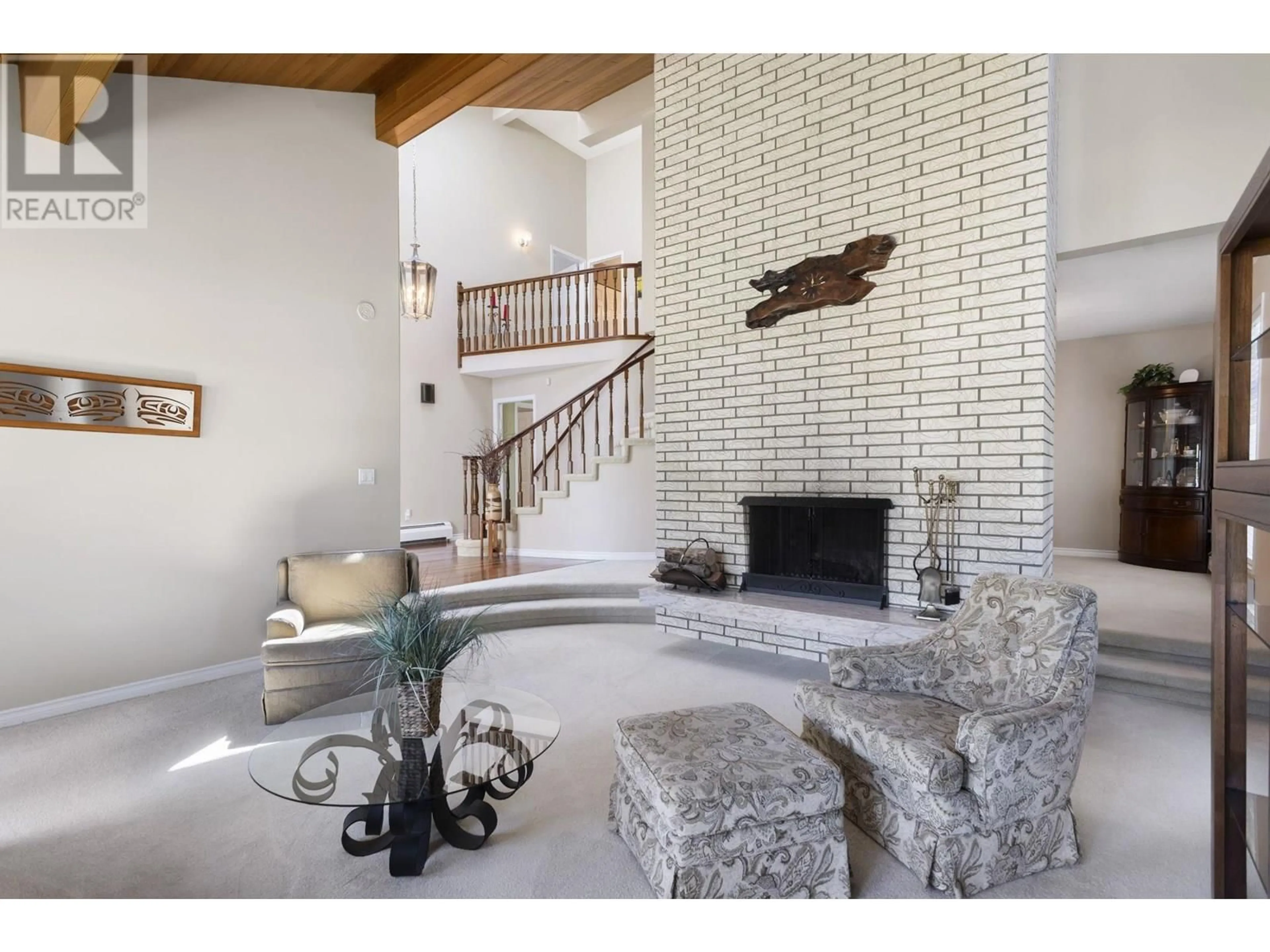 Living room with furniture, unknown for 6330 LOCHDALE STREET, Burnaby British Columbia V5B2M5