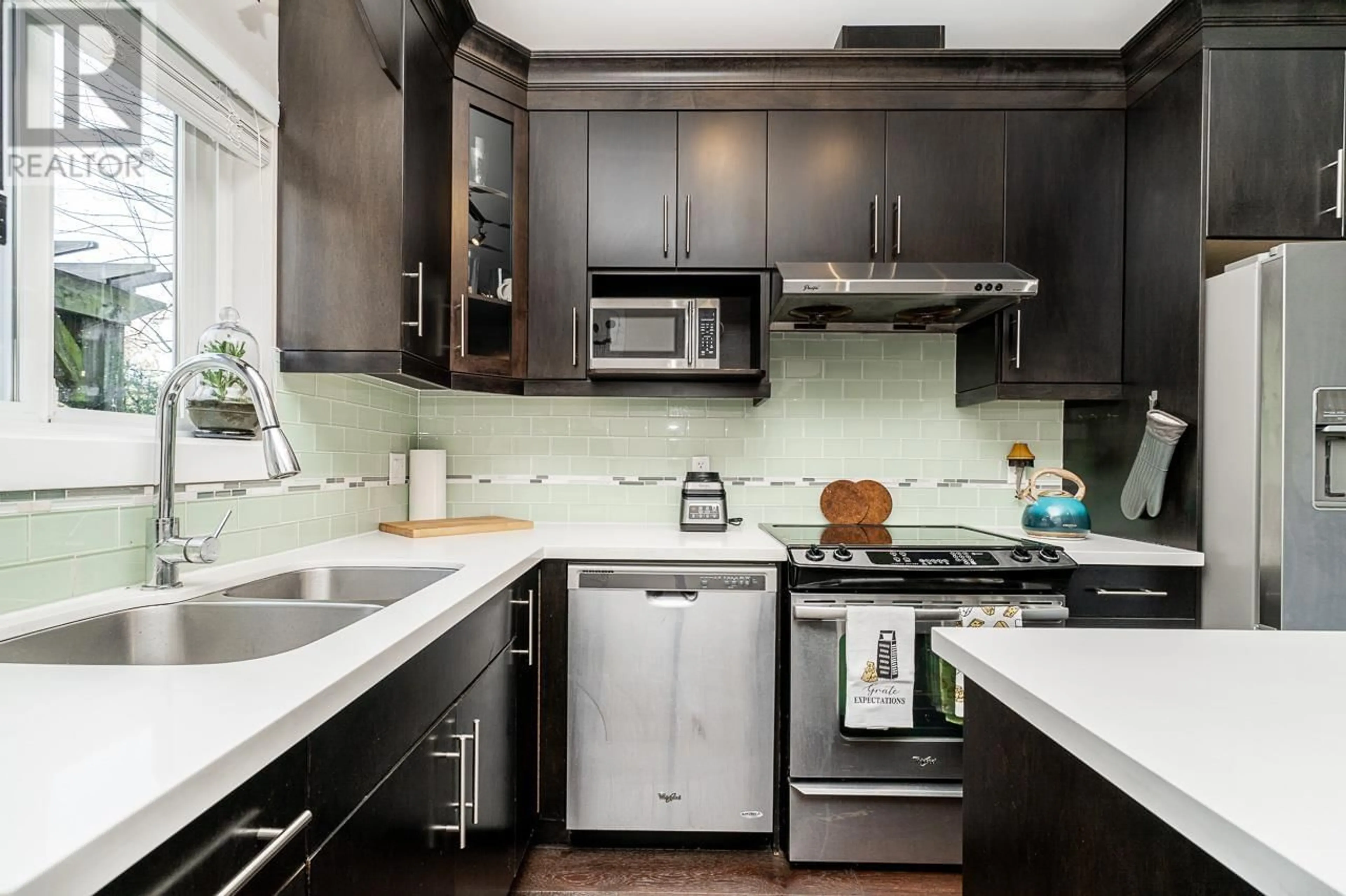 Contemporary kitchen, ceramic/tile floor for 104 - 3488 SEFTON STREET, Port Coquitlam British Columbia V3B3R2