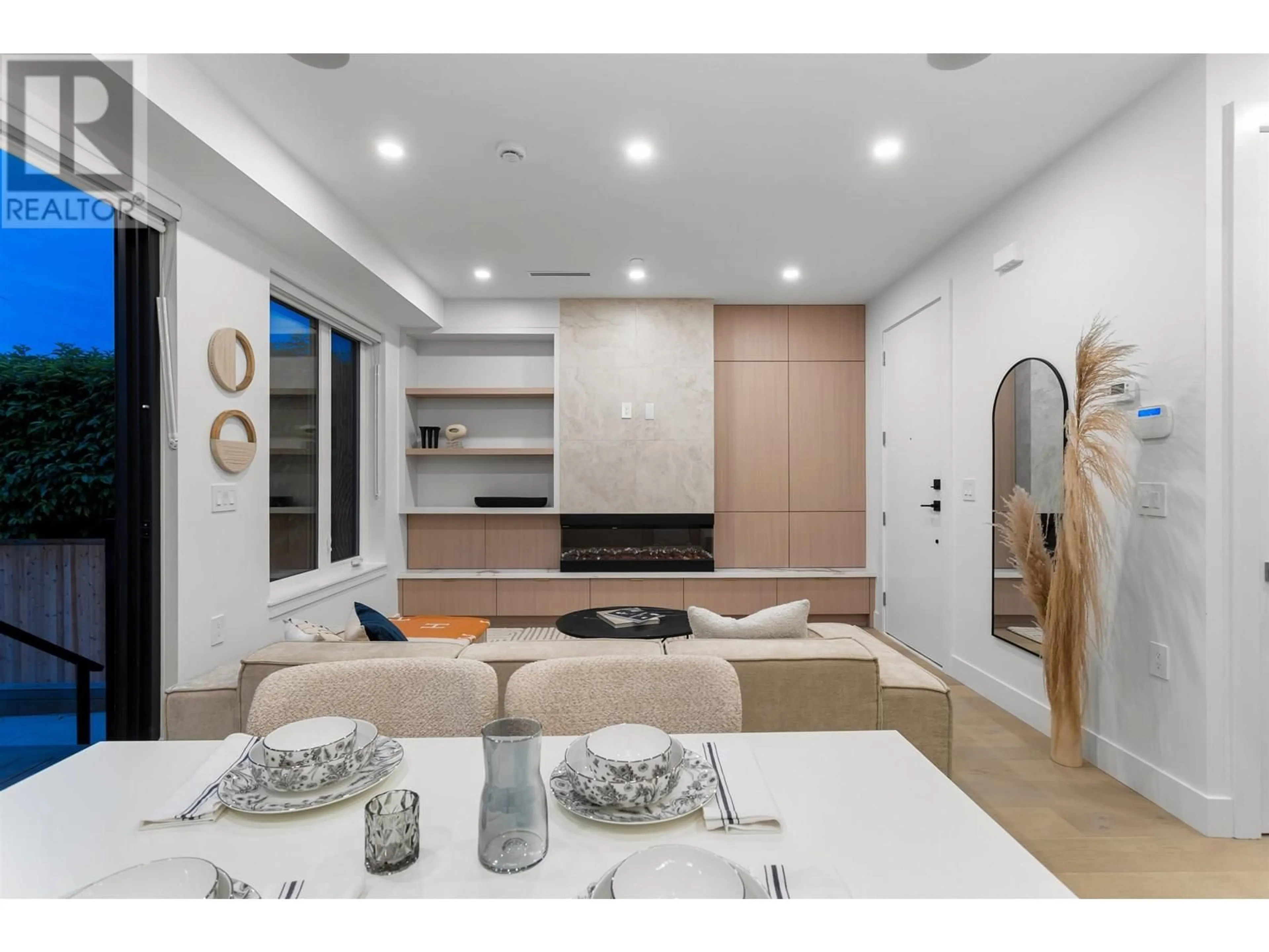 Unknown for 2 - 4176 BALKAN STREET, Vancouver British Columbia V5V3Z2