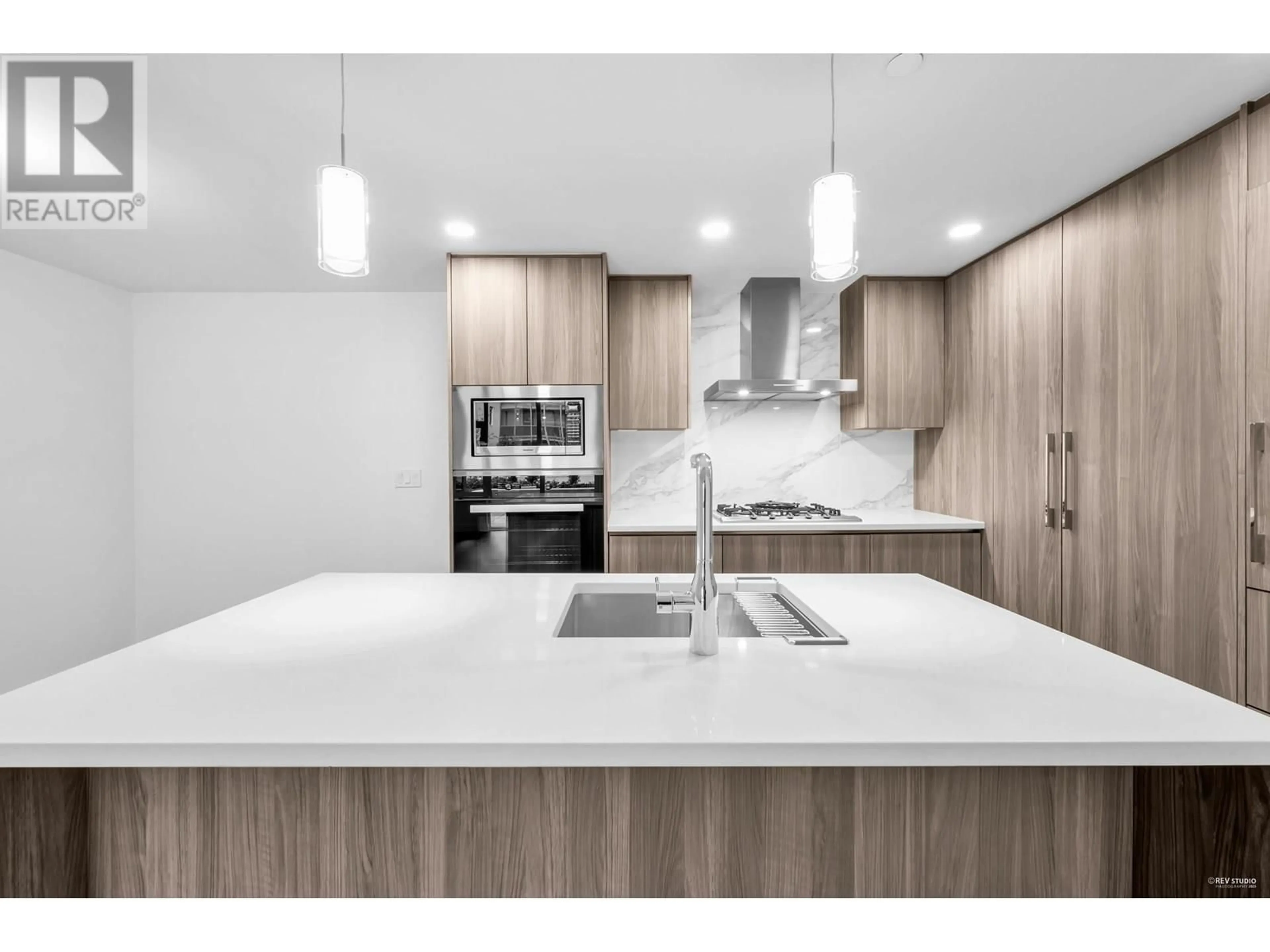 Contemporary kitchen, unknown for 416 - 8611 HAZELBRIDGE WAY, Richmond British Columbia V6X0W8