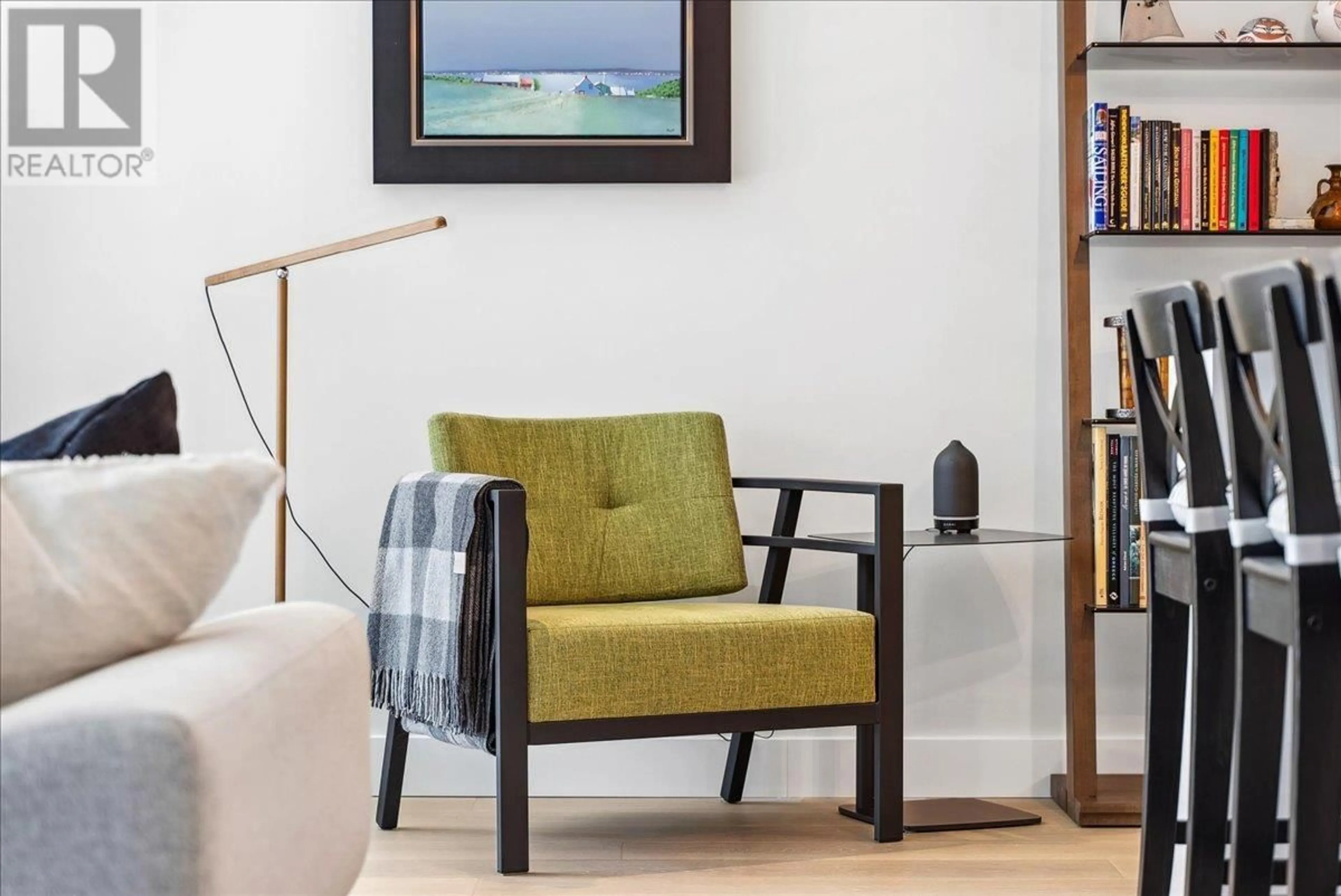 Living room with furniture, wood/laminate floor for 402 - 1477 PENDER STREET, Vancouver British Columbia V6G2S3