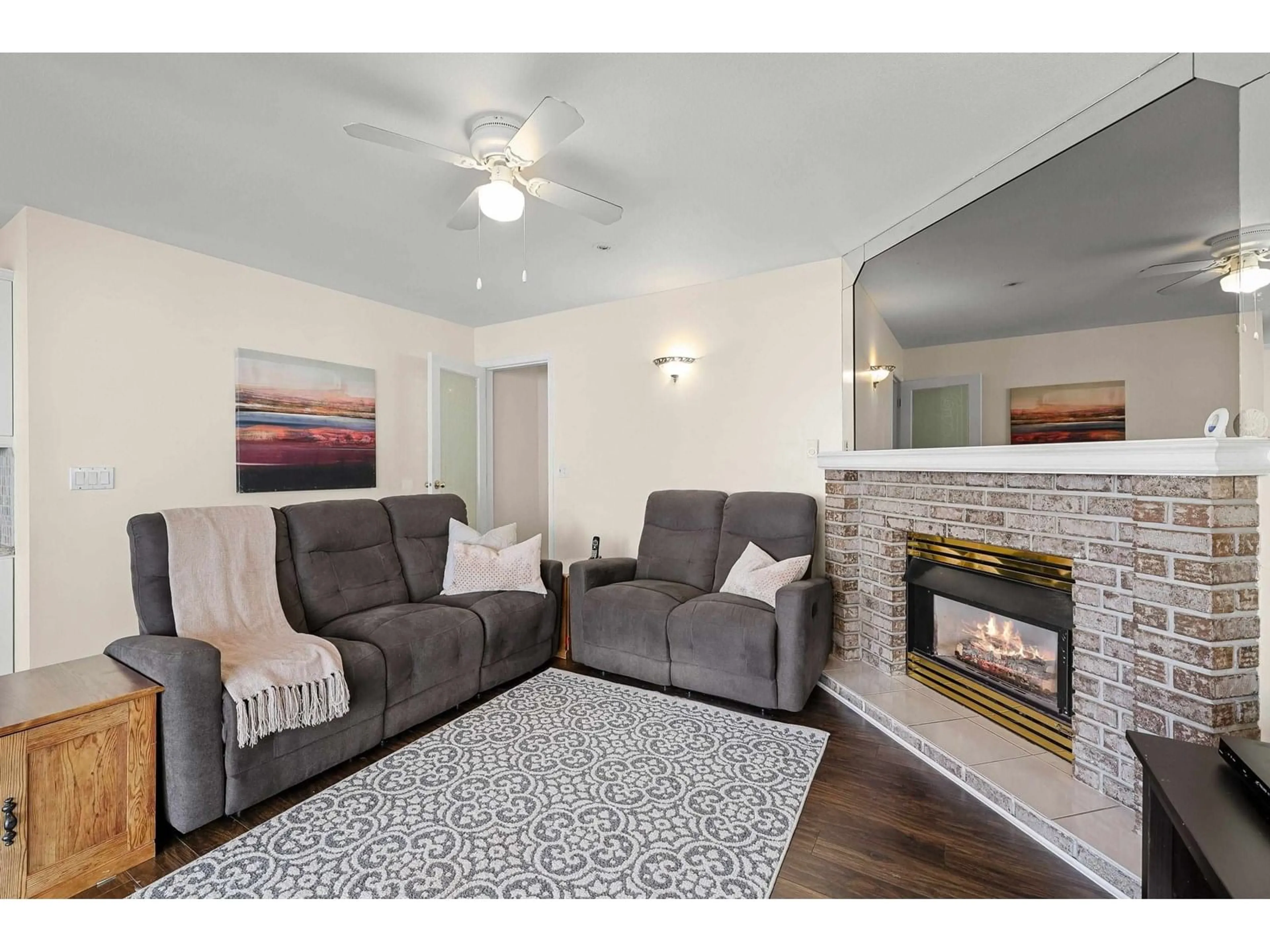 Living room with furniture, unknown for 5826 190, Surrey British Columbia V3S7R8