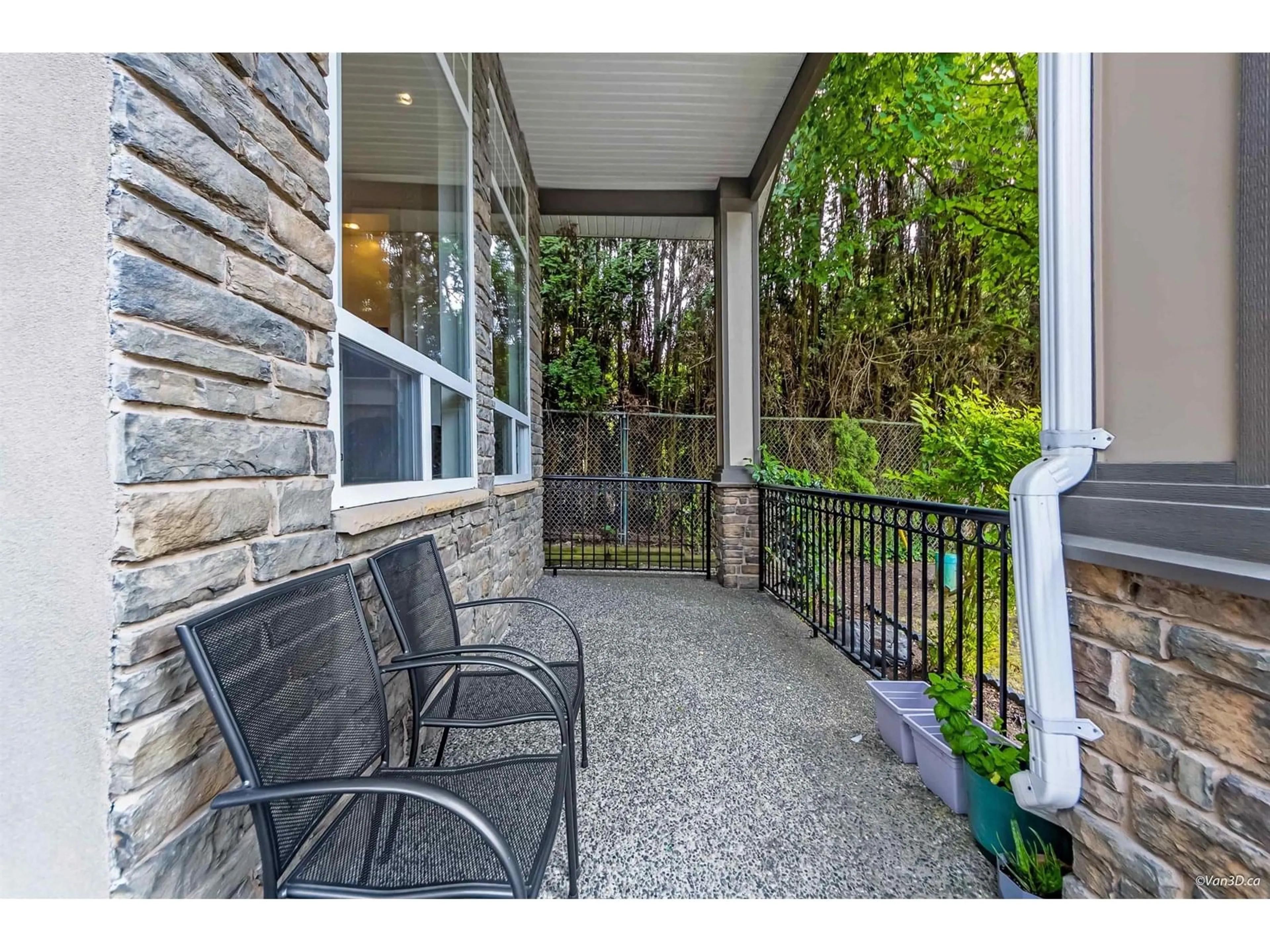 Patio, unknown for 7506 143C, Surrey British Columbia V3W1S2