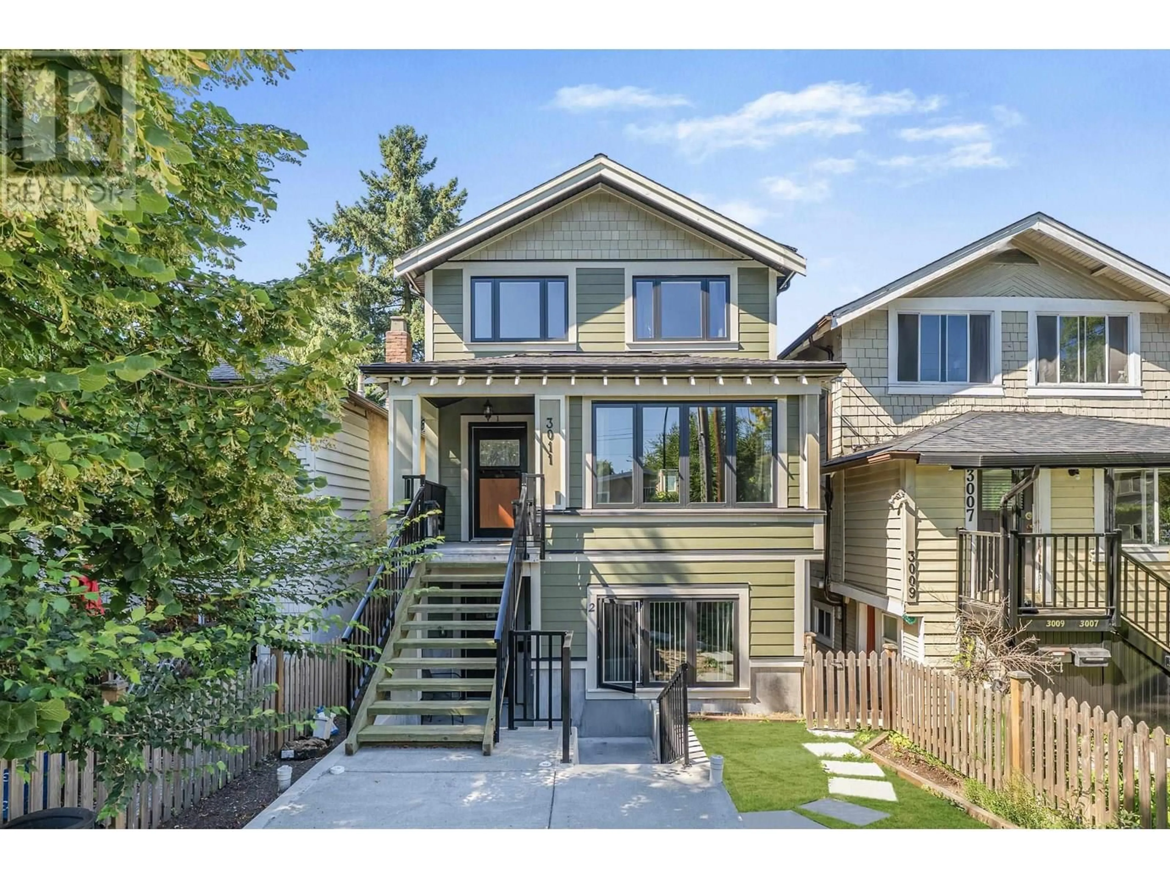 Home with vinyl exterior material, street for 3011 7TH AVENUE, Vancouver British Columbia V6K1Z7