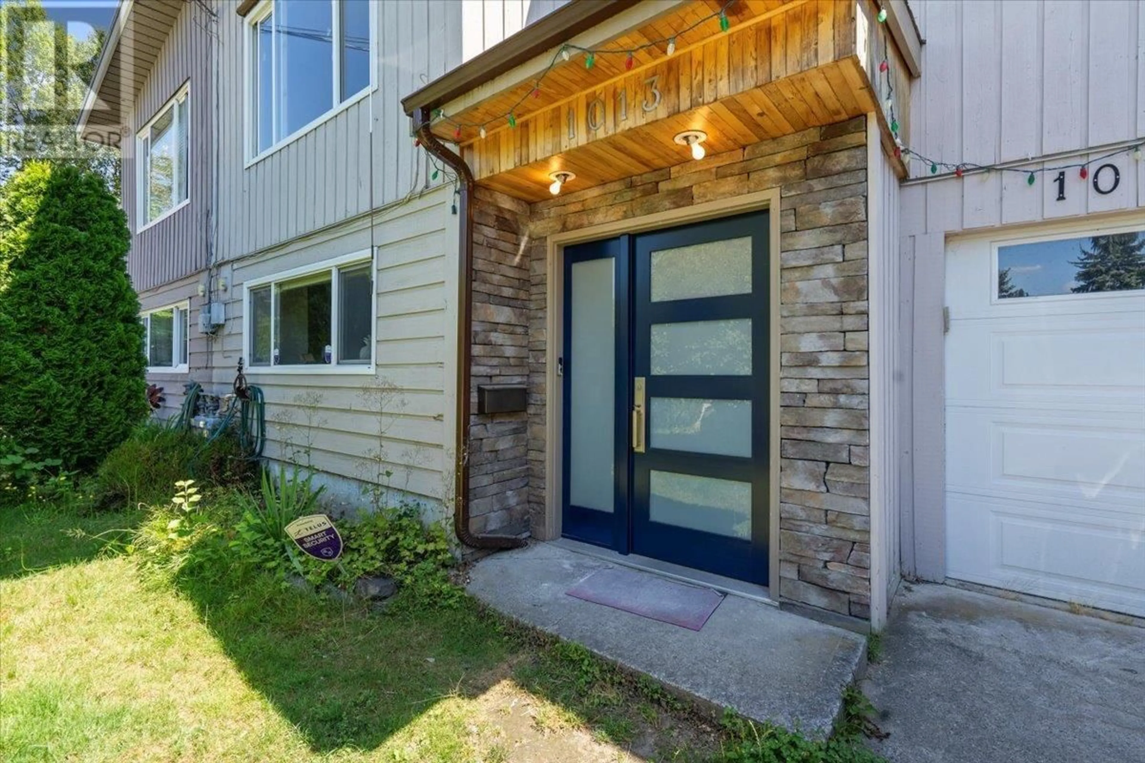 Indoor entryway for 1013 IRVINE STREET, Coquitlam British Columbia V3C3W1