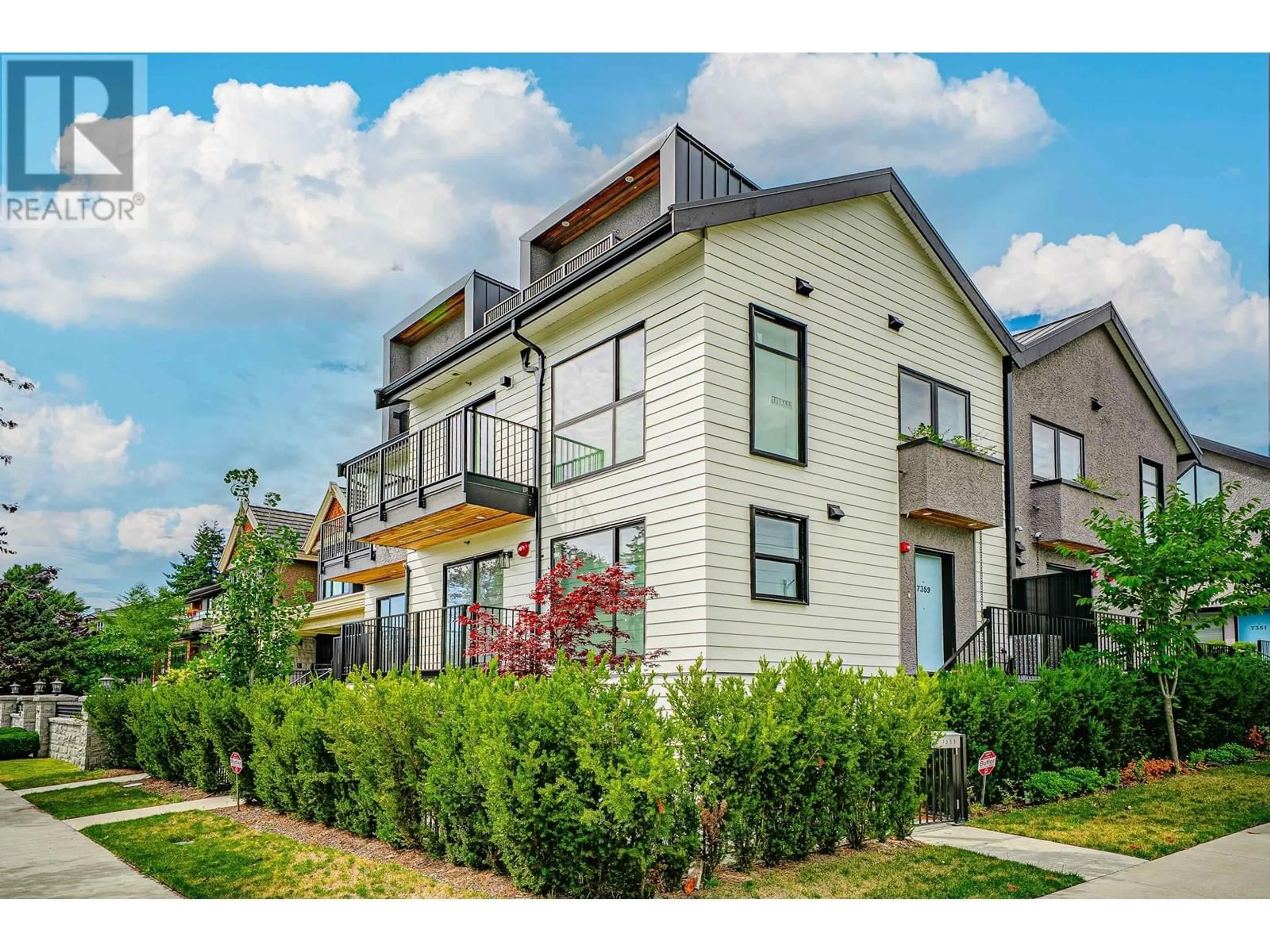 Home with vinyl exterior material, street for 7359 OAK STREET, Vancouver British Columbia V6P1V7