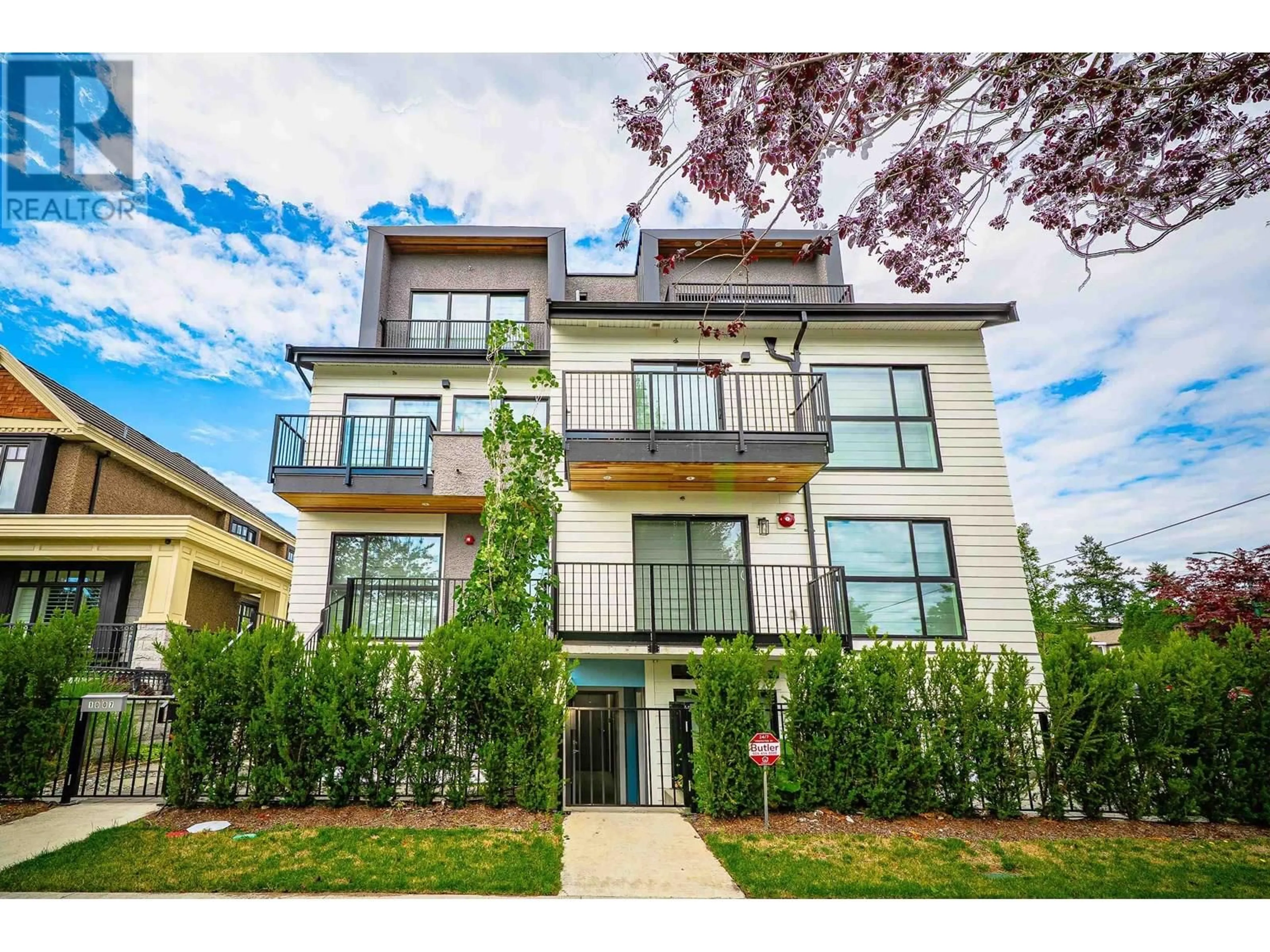Home with vinyl exterior material, street for 7359 OAK STREET, Vancouver British Columbia V6P1V7
