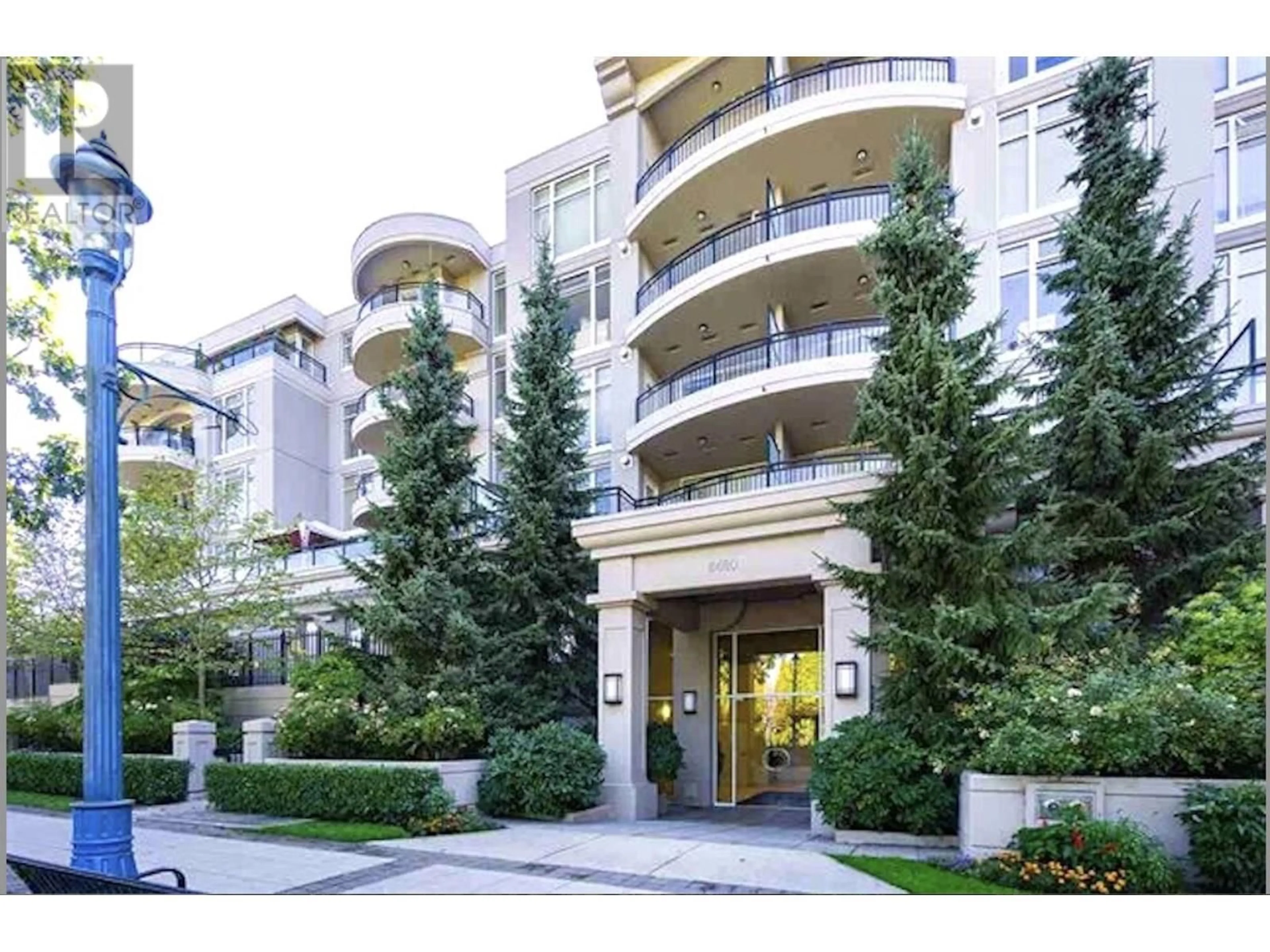 Indoor foyer for 220 - 8480 GRANVILLE AVENUE, Richmond British Columbia V6Y4E8