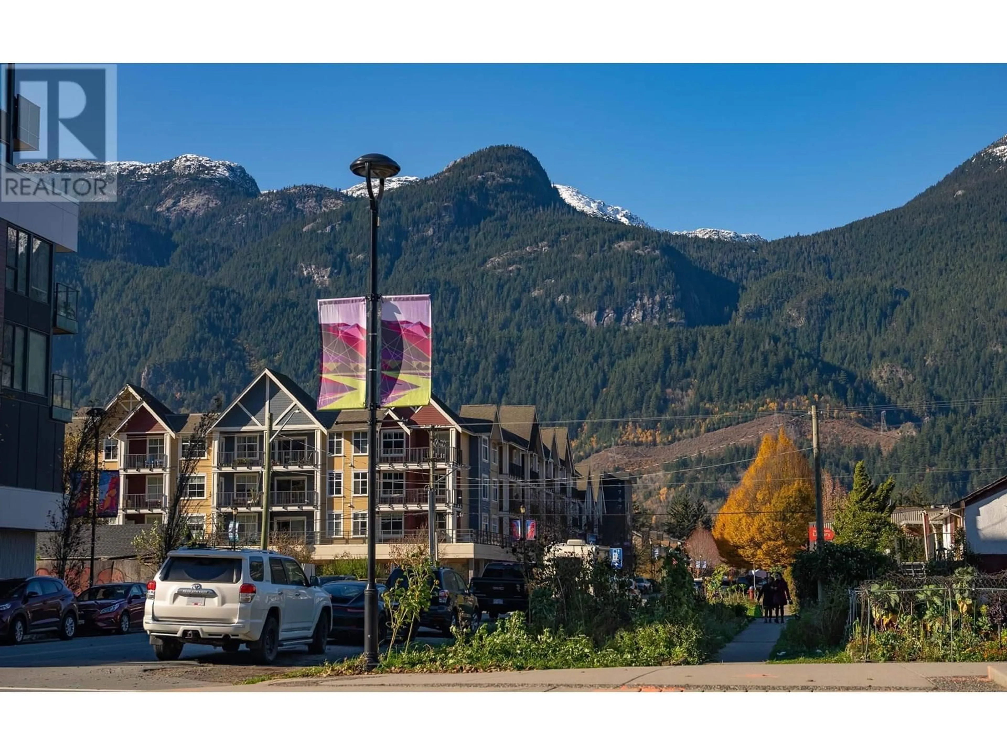 Blurry image for 405 - 1365 VICTORIA STREET, Squamish British Columbia V0N3G0