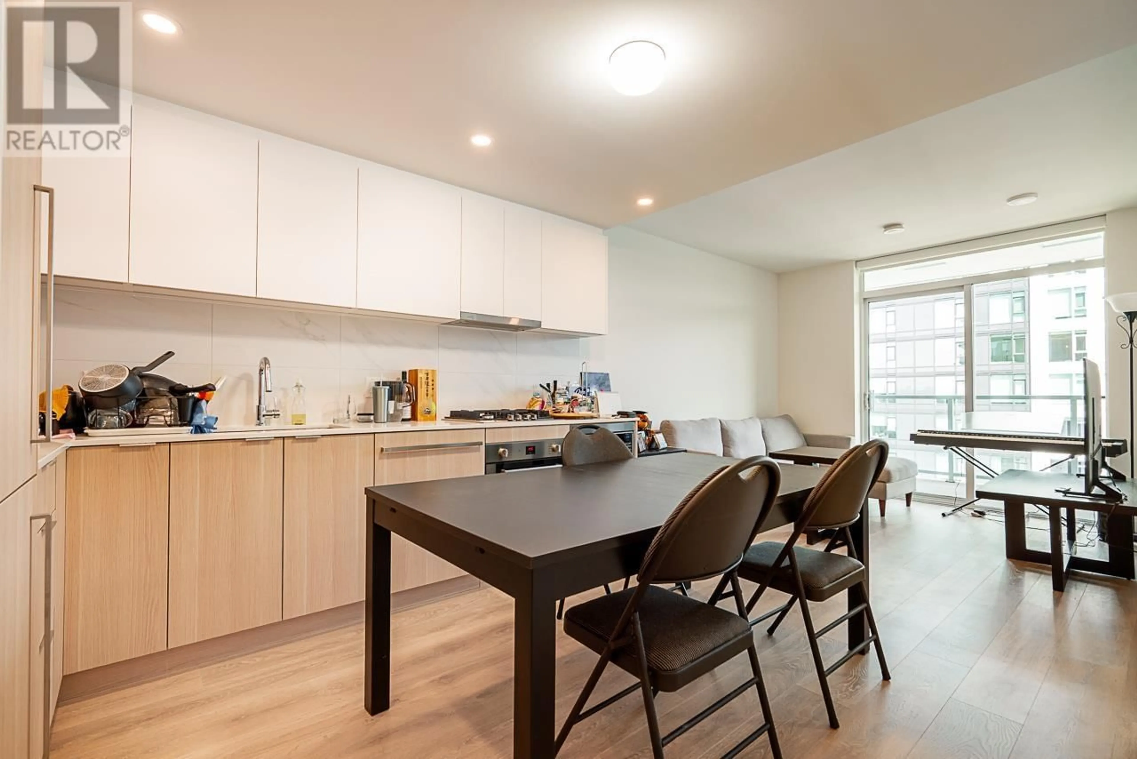 Standard kitchen, wood/laminate floor for 1306 - 308 ALDERSON AVENUE, Coquitlam British Columbia V3K0J2