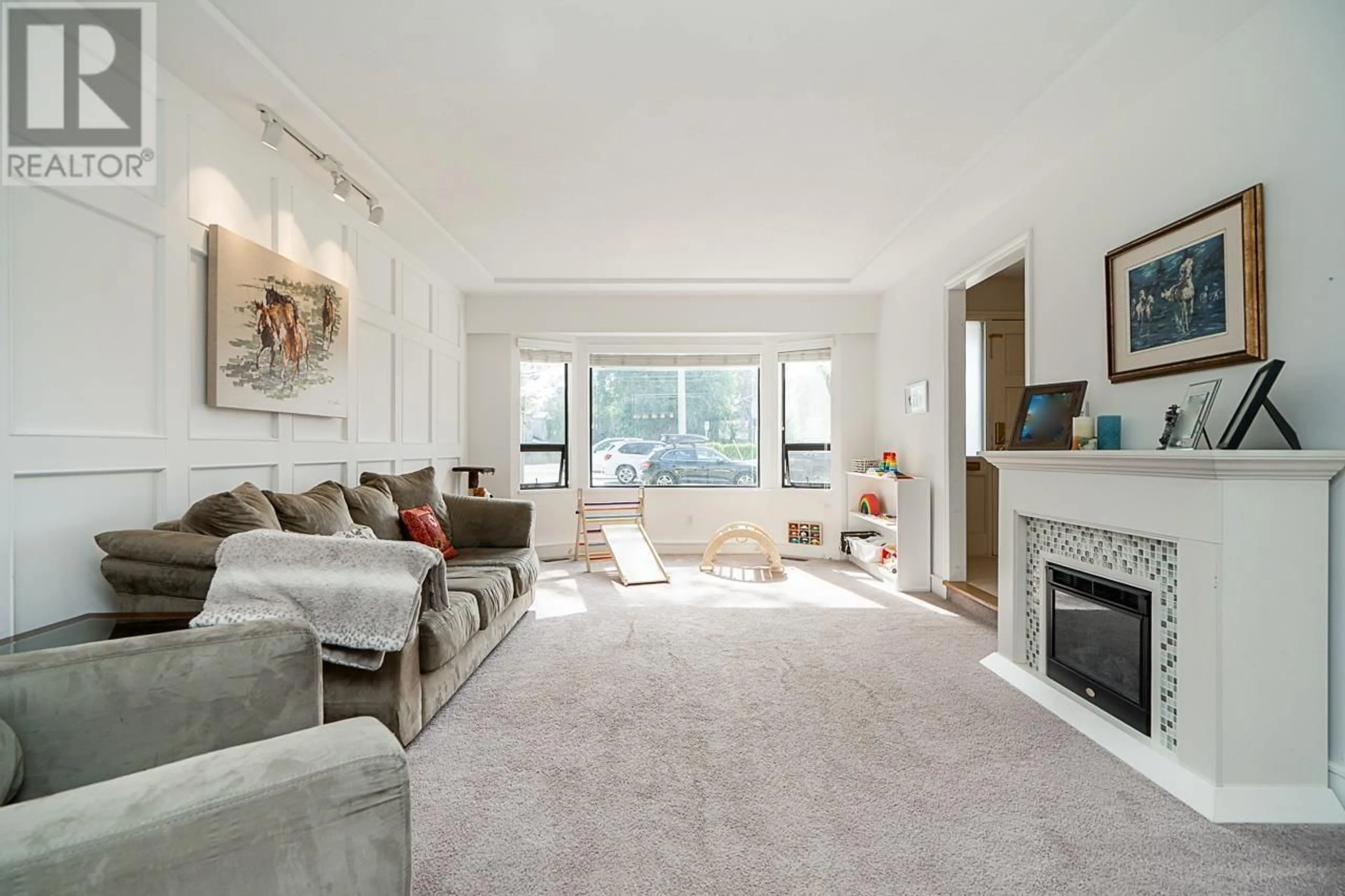 Living room with furniture, unknown for 4838 57 STREET, Delta British Columbia V4K3Z2