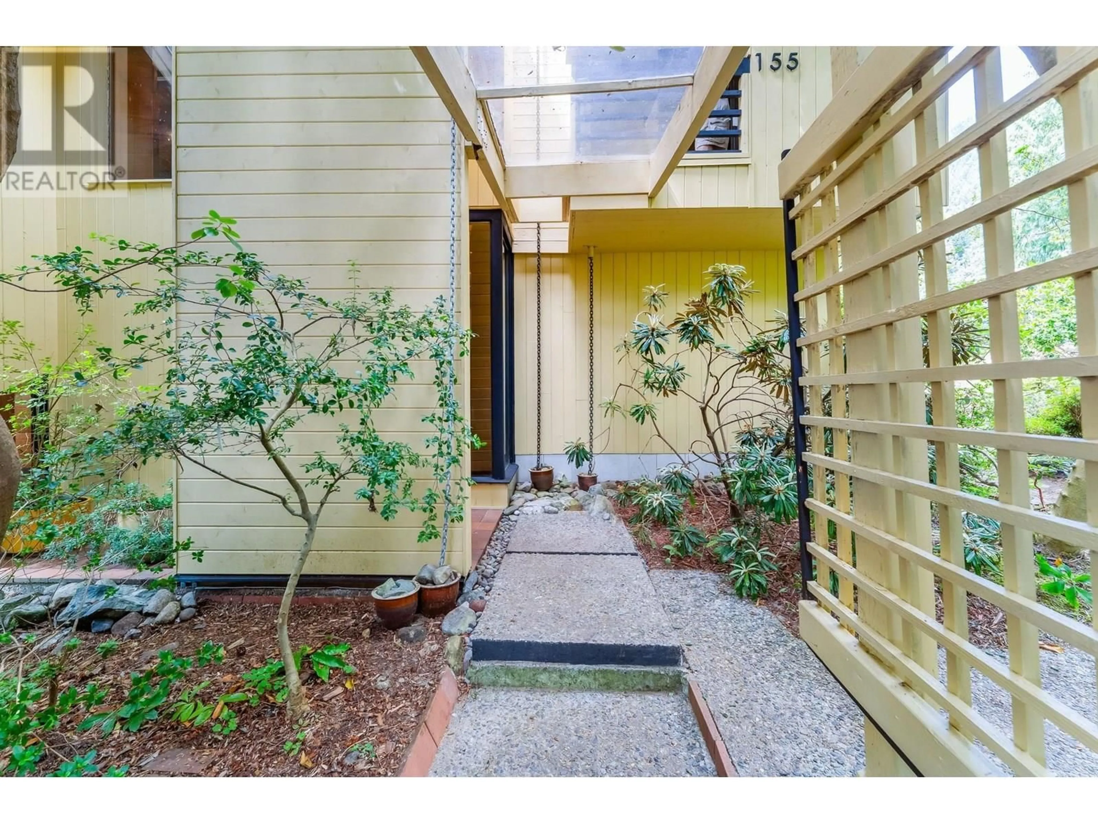 Indoor entryway for 155 HIGHVIEW PLACE, Lions Bay British Columbia V0N2E0
