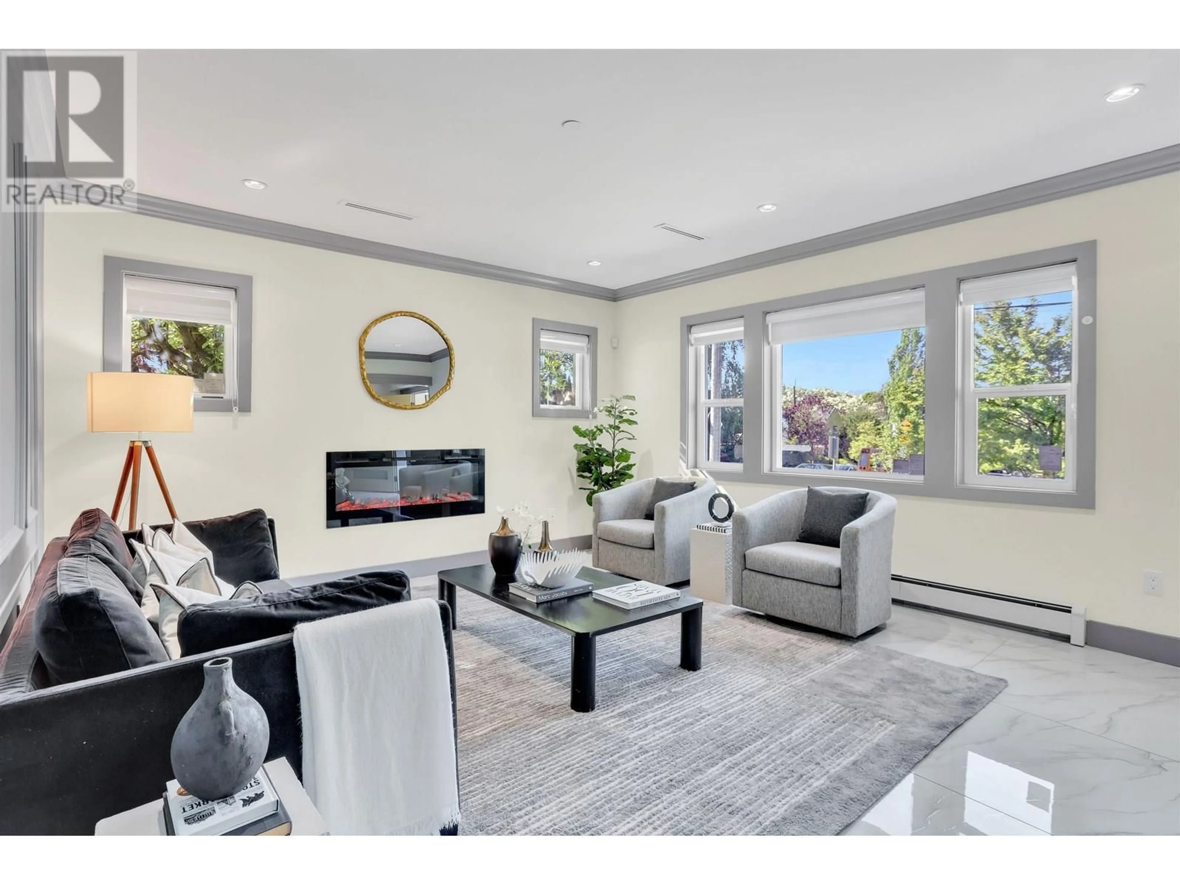 Living room with furniture, unknown for 1008 24TH AVENUE, Vancouver British Columbia V5V2B1