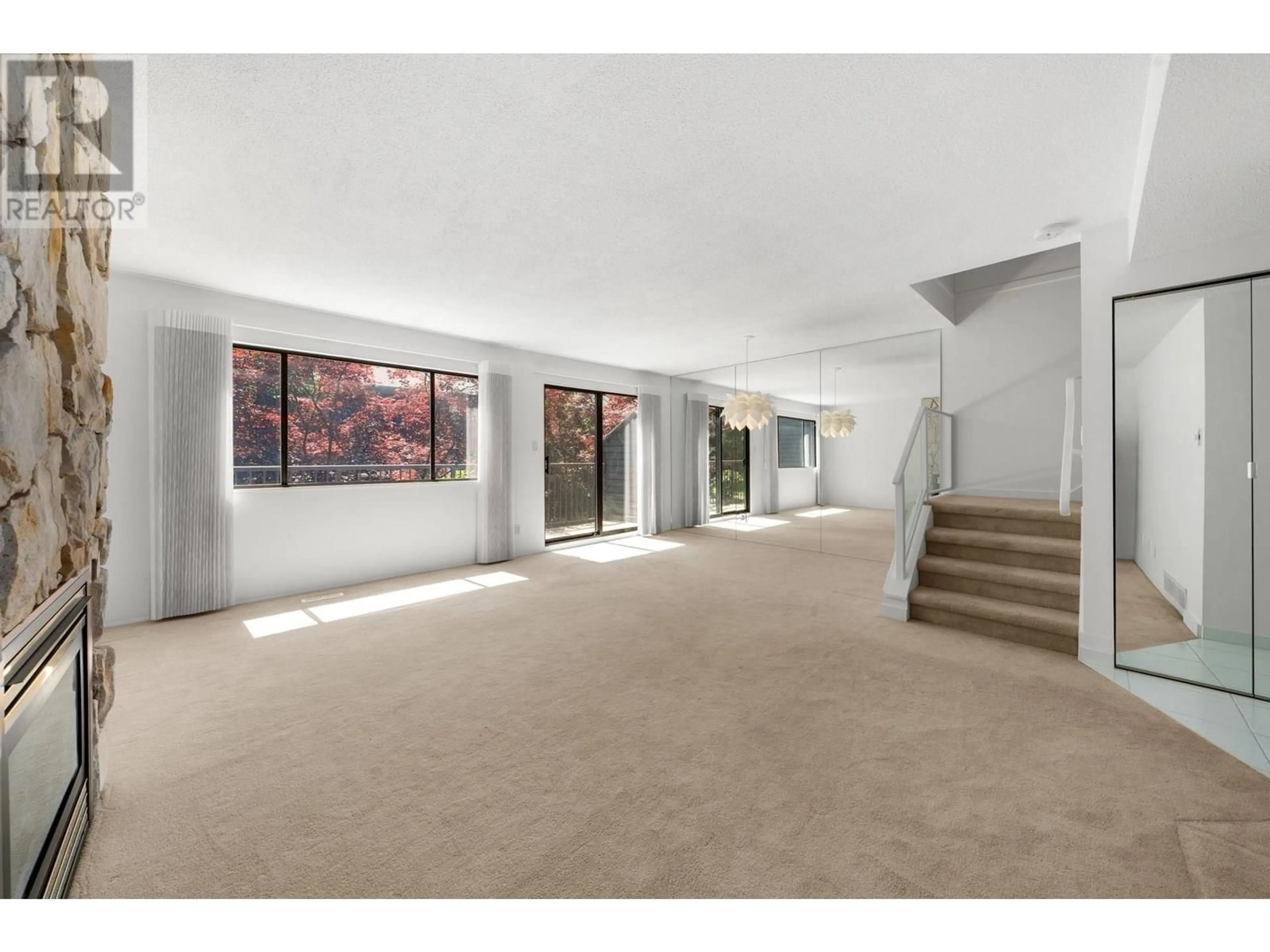 Indoor foyer for 7319 CORONADO DRIVE, Burnaby British Columbia V5A1P9