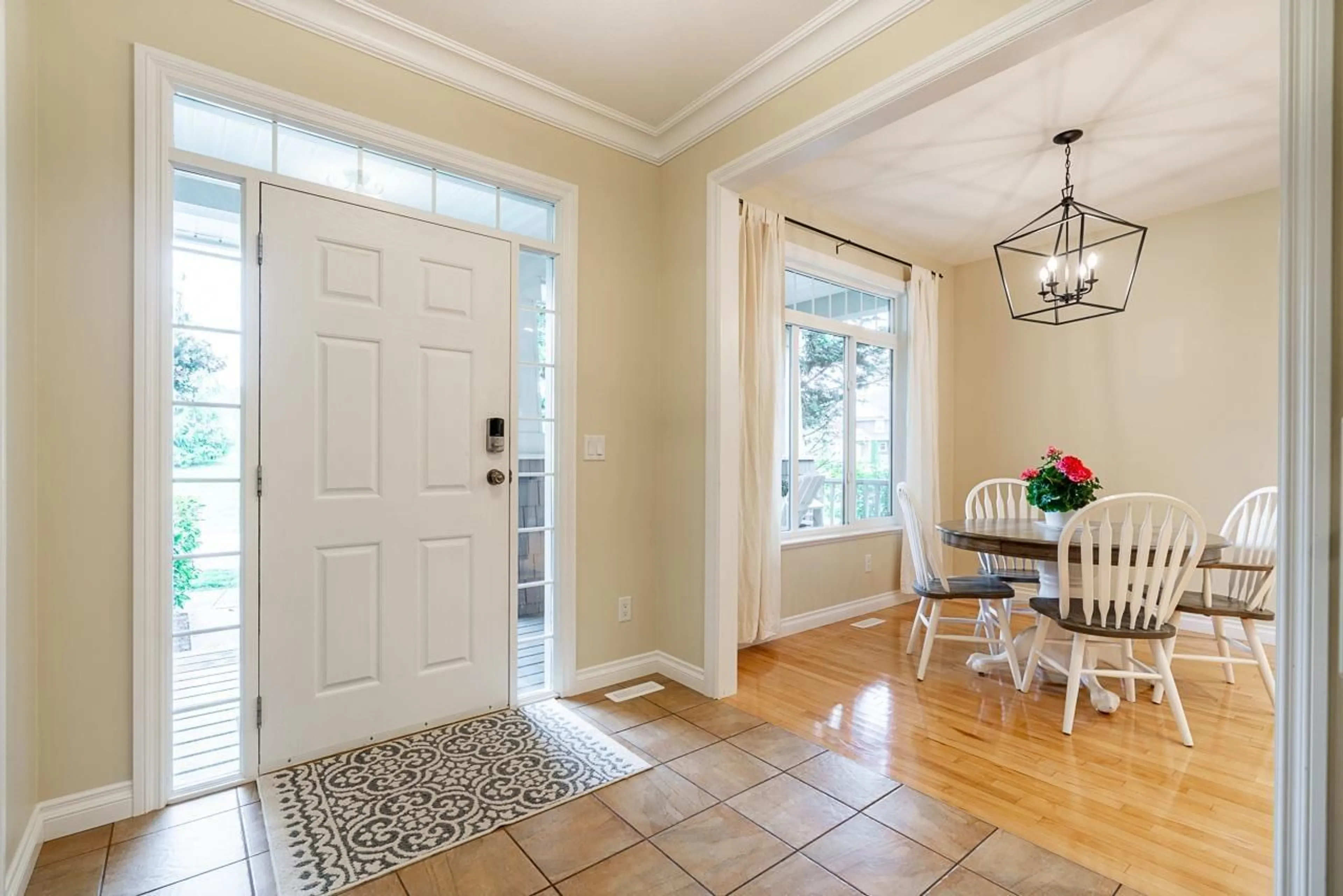 Indoor entryway for 36086 SHADBOLT, Abbotsford British Columbia V3G3E6