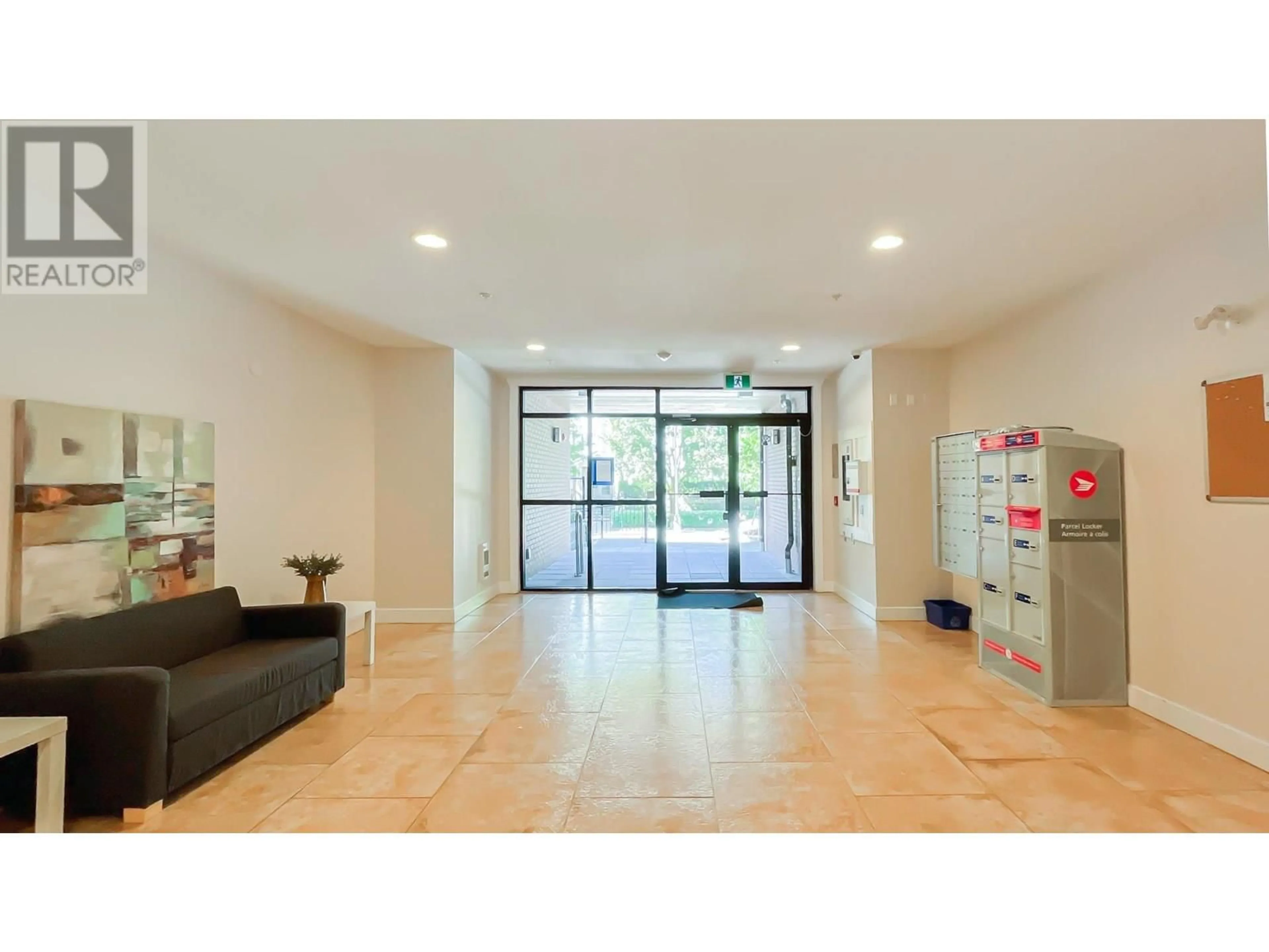 Indoor foyer for 101 - 2288 WELCHER AVENUE, Port Coquitlam British Columbia V3C1X4