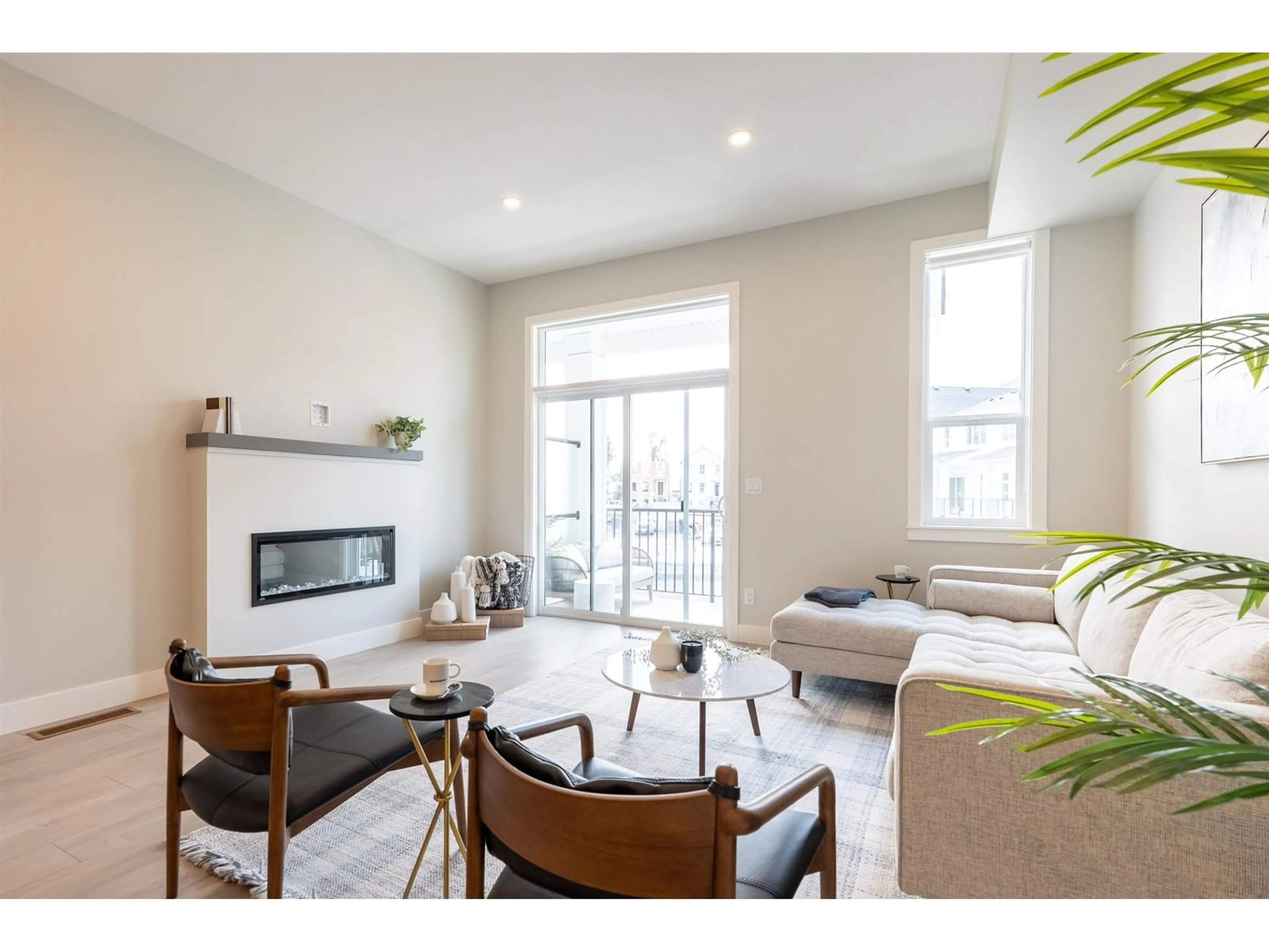 Living room with furniture, unknown for 11 - 7243 WILLOWSTREAM ROAD, Chilliwack British Columbia V2R6M1