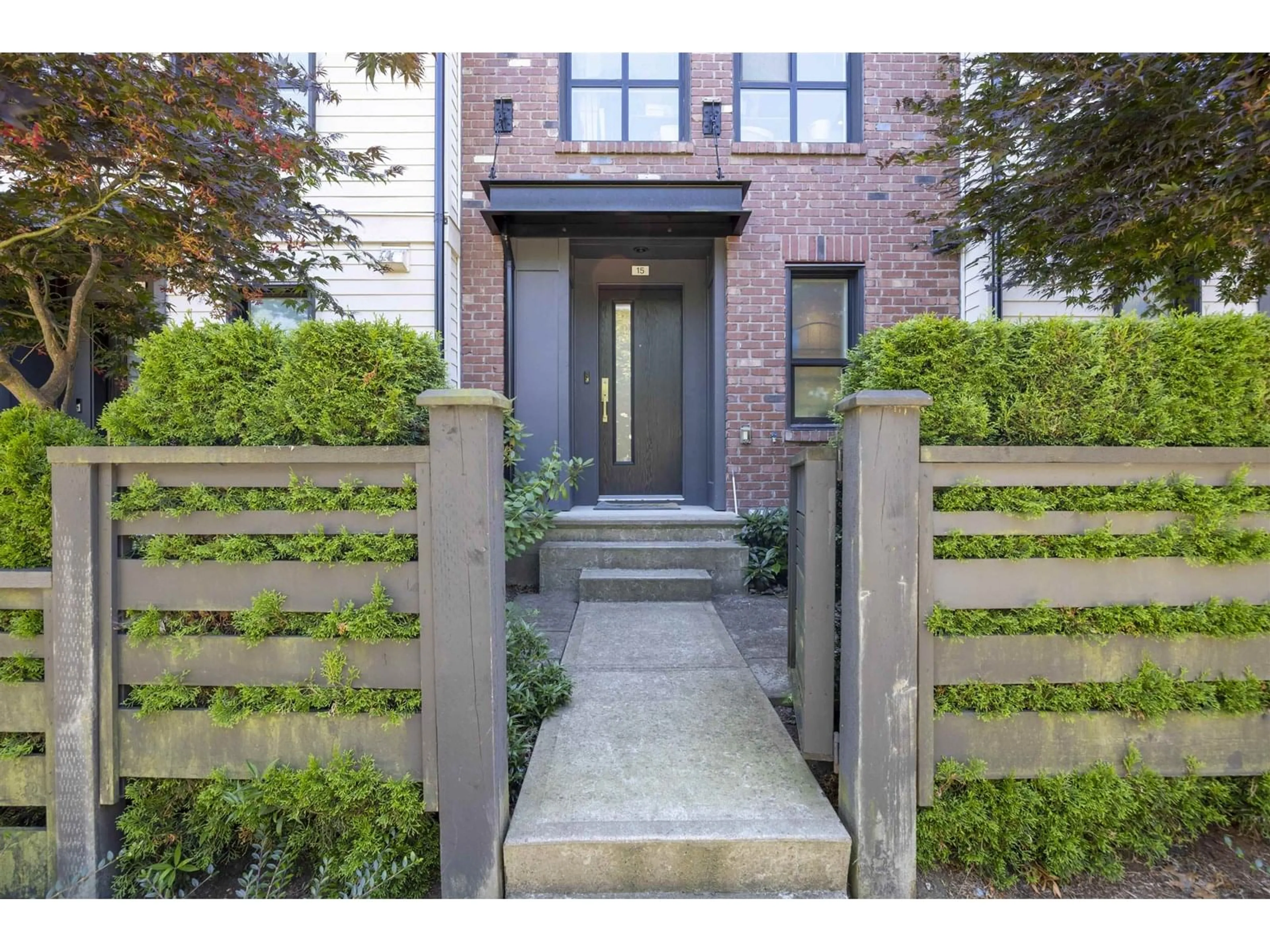 Indoor entryway for 15 - 15828 27, Surrey British Columbia V3Z0X4