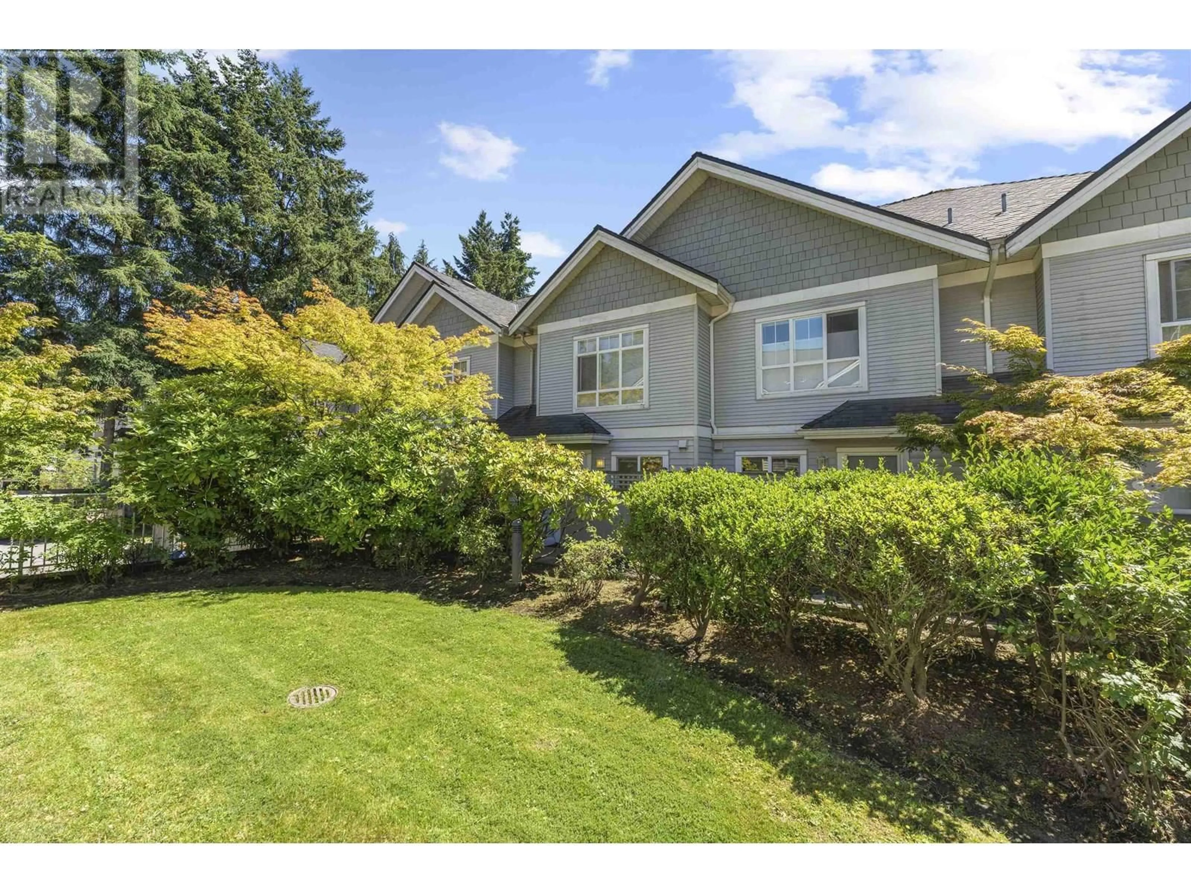 Home with vinyl exterior material, street for 27 - 6670 RUMBLE STREET, Burnaby British Columbia V5E4L4