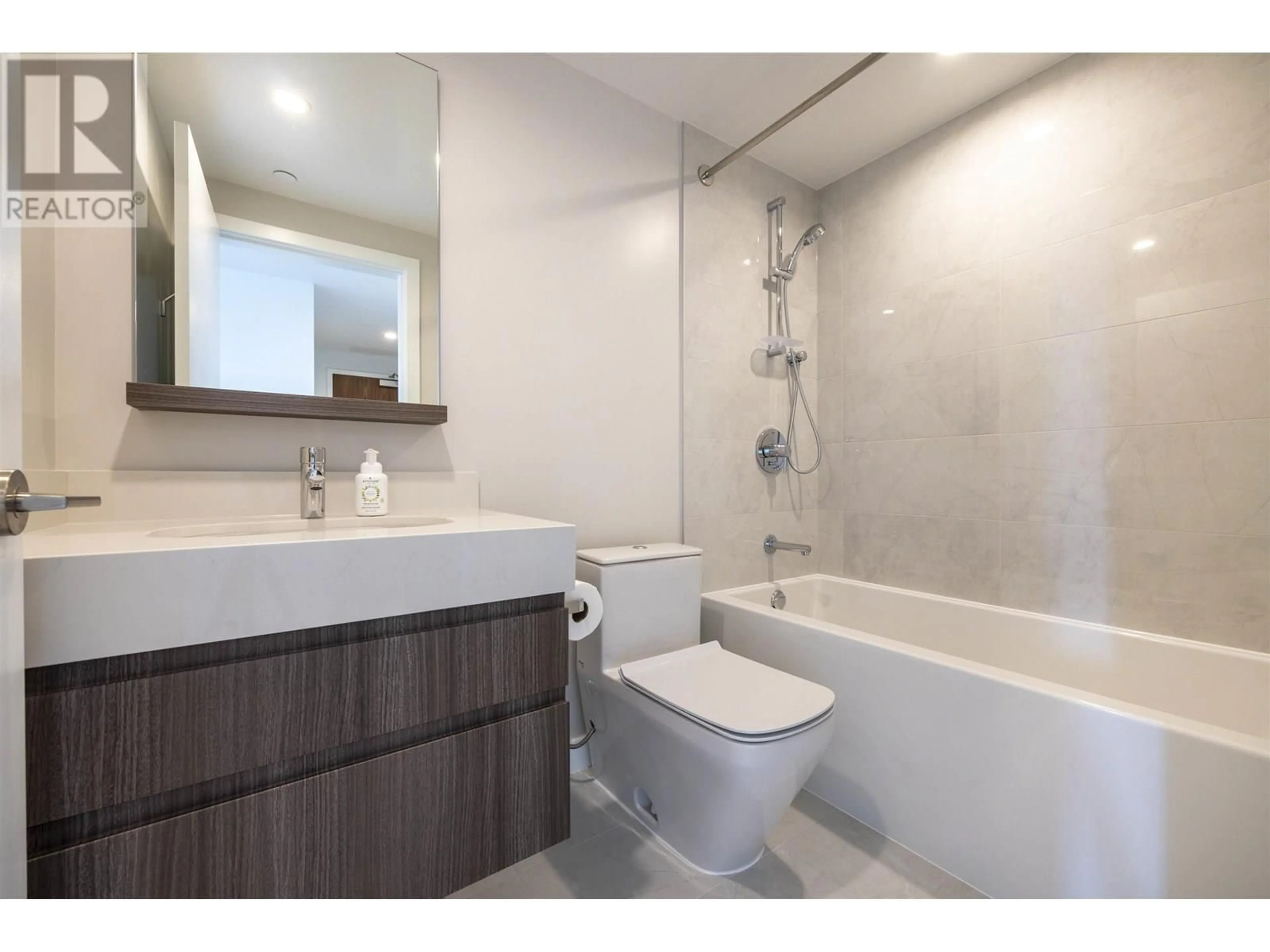 Standard bathroom, unknown for 2704 - 6537 TELFORD AVENUE, Burnaby British Columbia V5H0K9