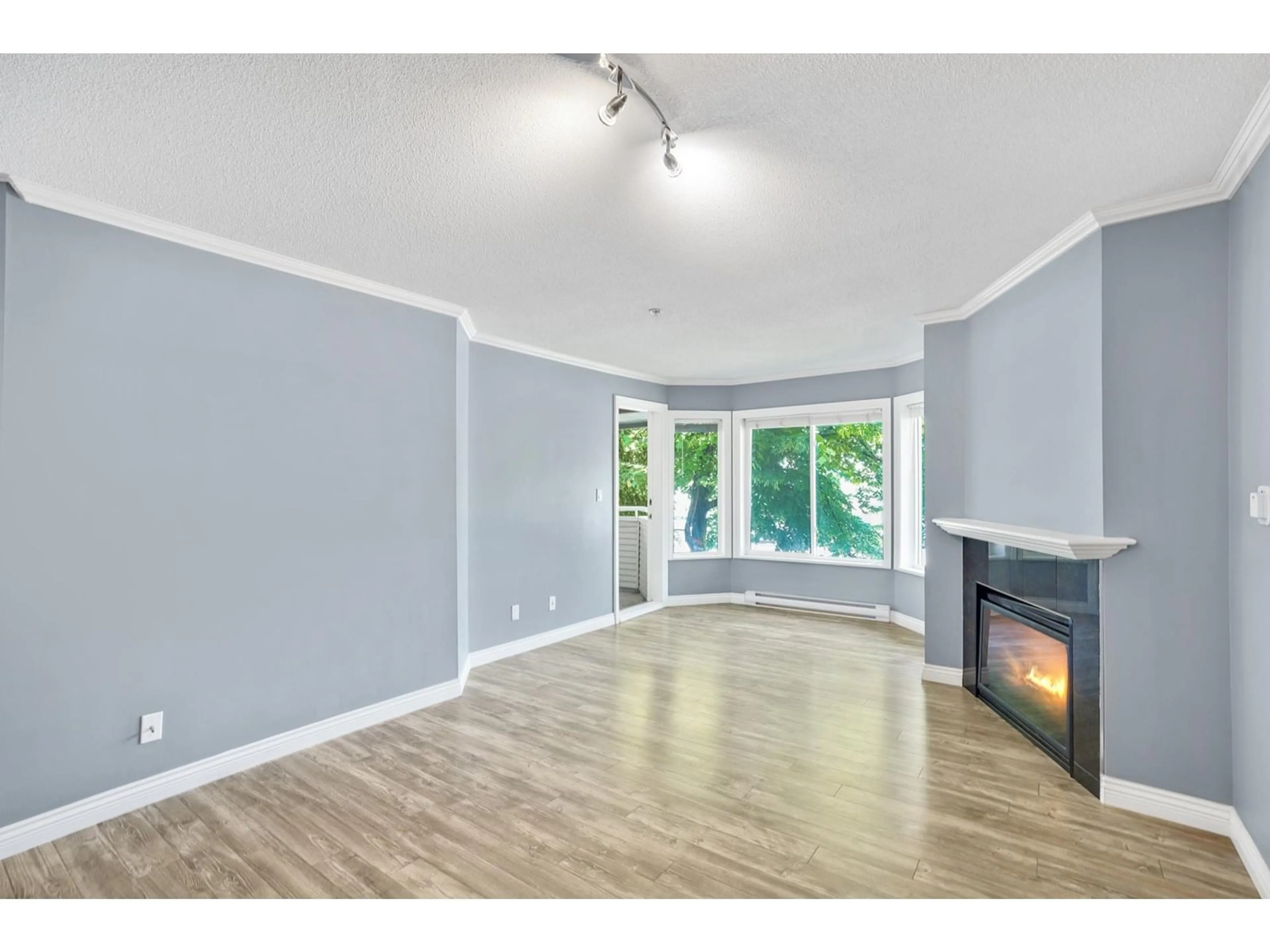 A pic of a room for 212 - 12110 80, Surrey British Columbia V3W0V2