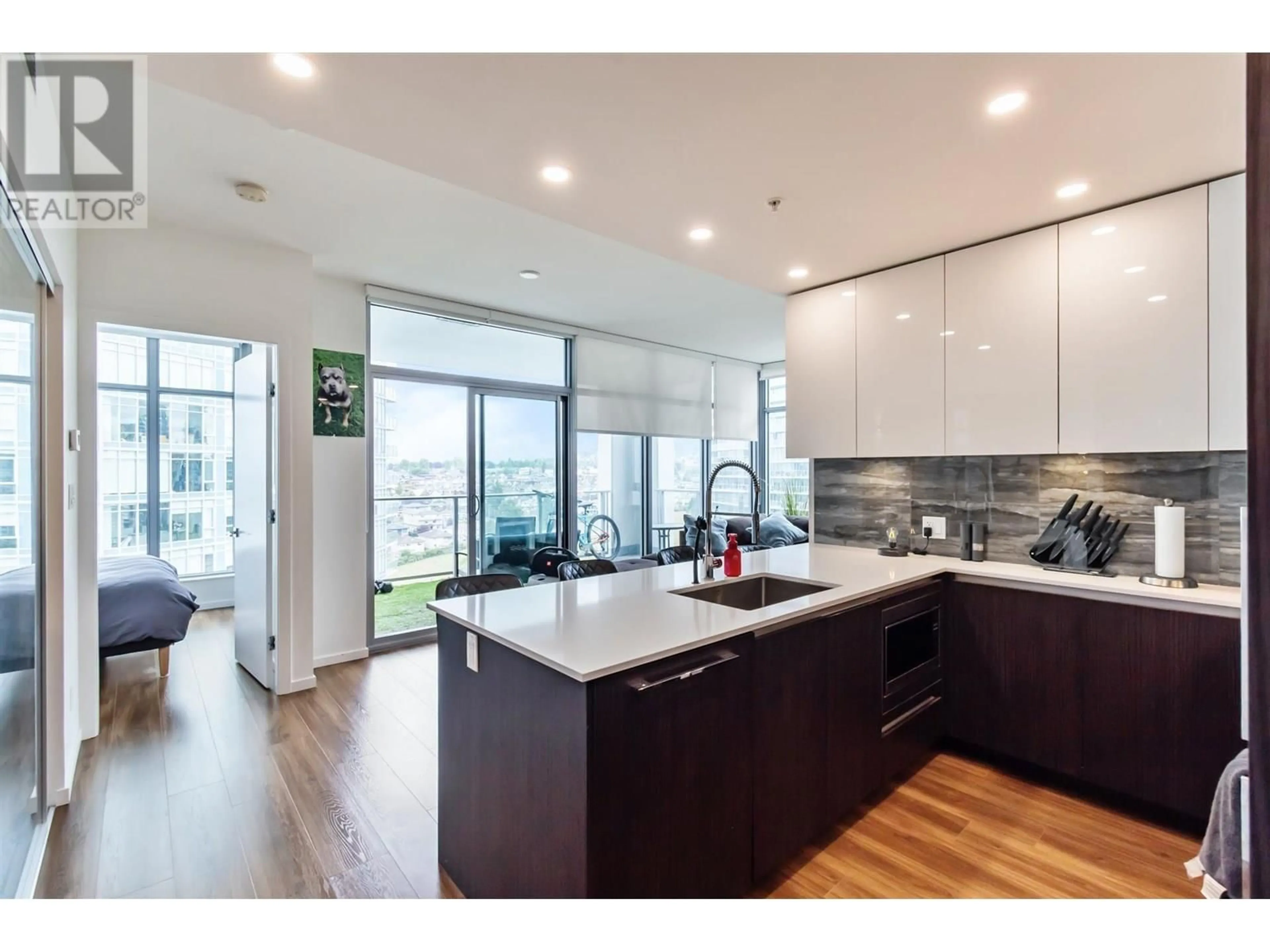 Open concept kitchen, unknown for 1801 - 1888 GILMORE AVENUE, Burnaby British Columbia V5C0L2