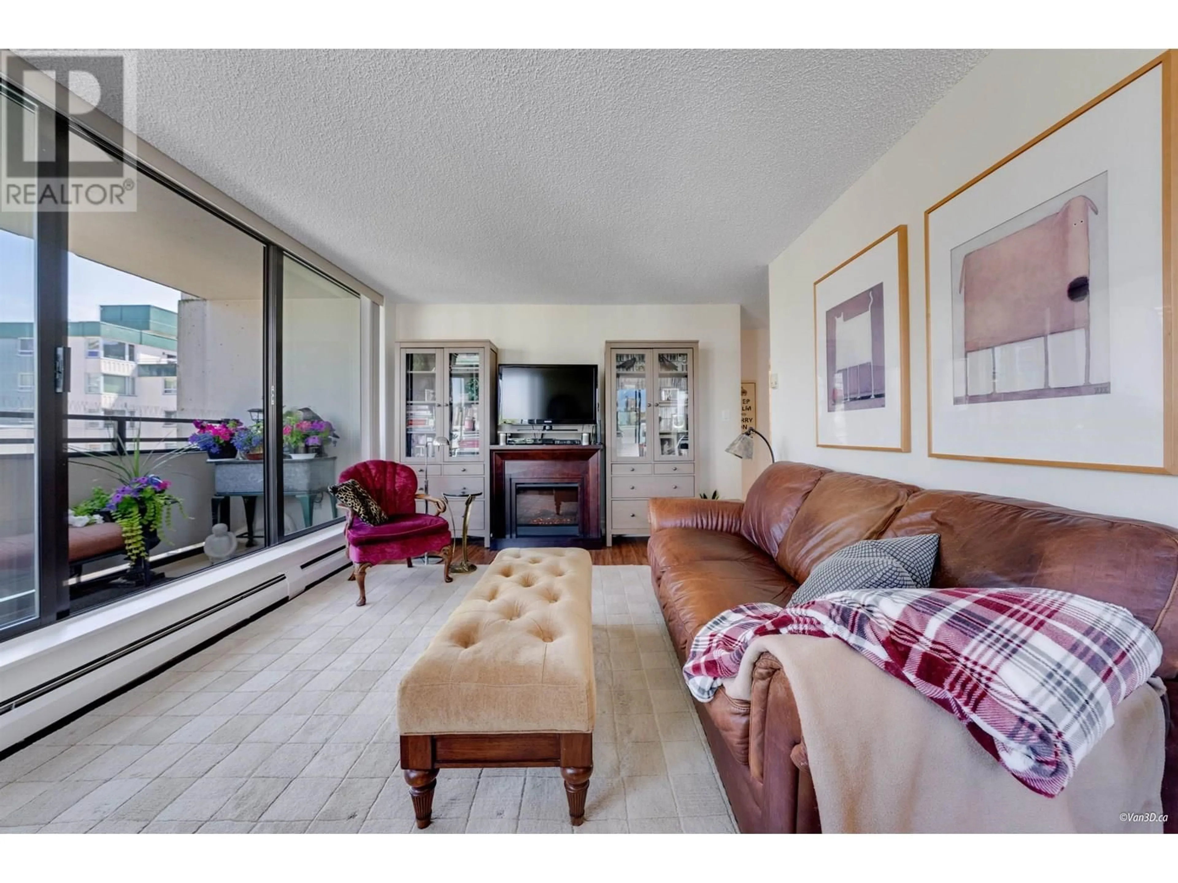 Living room with furniture, unknown for 704 - 1127 BARCLAY STREET, Vancouver British Columbia V6E1G8