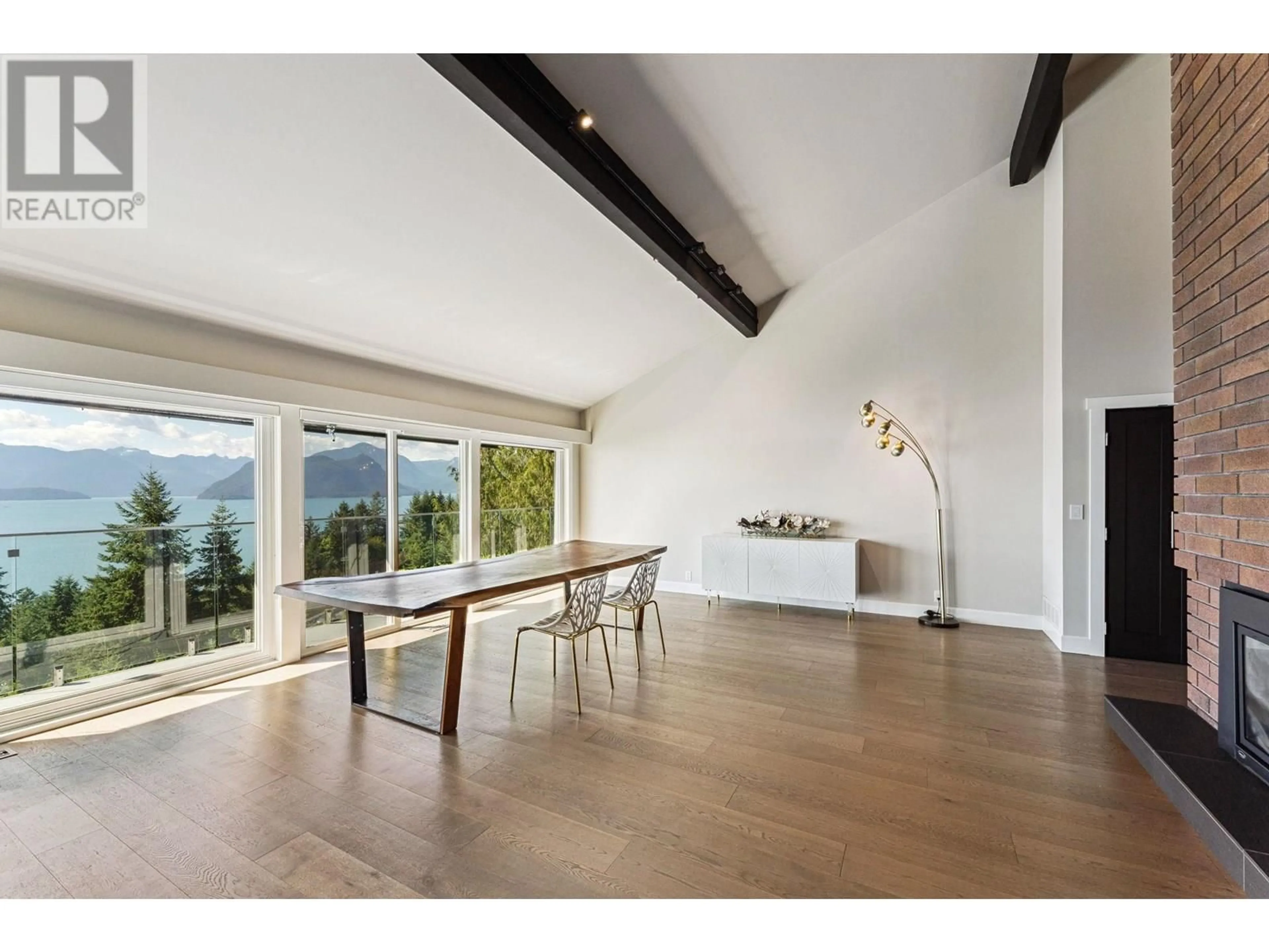 Dining room, wood/laminate floor for 50 PANORAMA ROAD, Lions Bay British Columbia V0N2E0