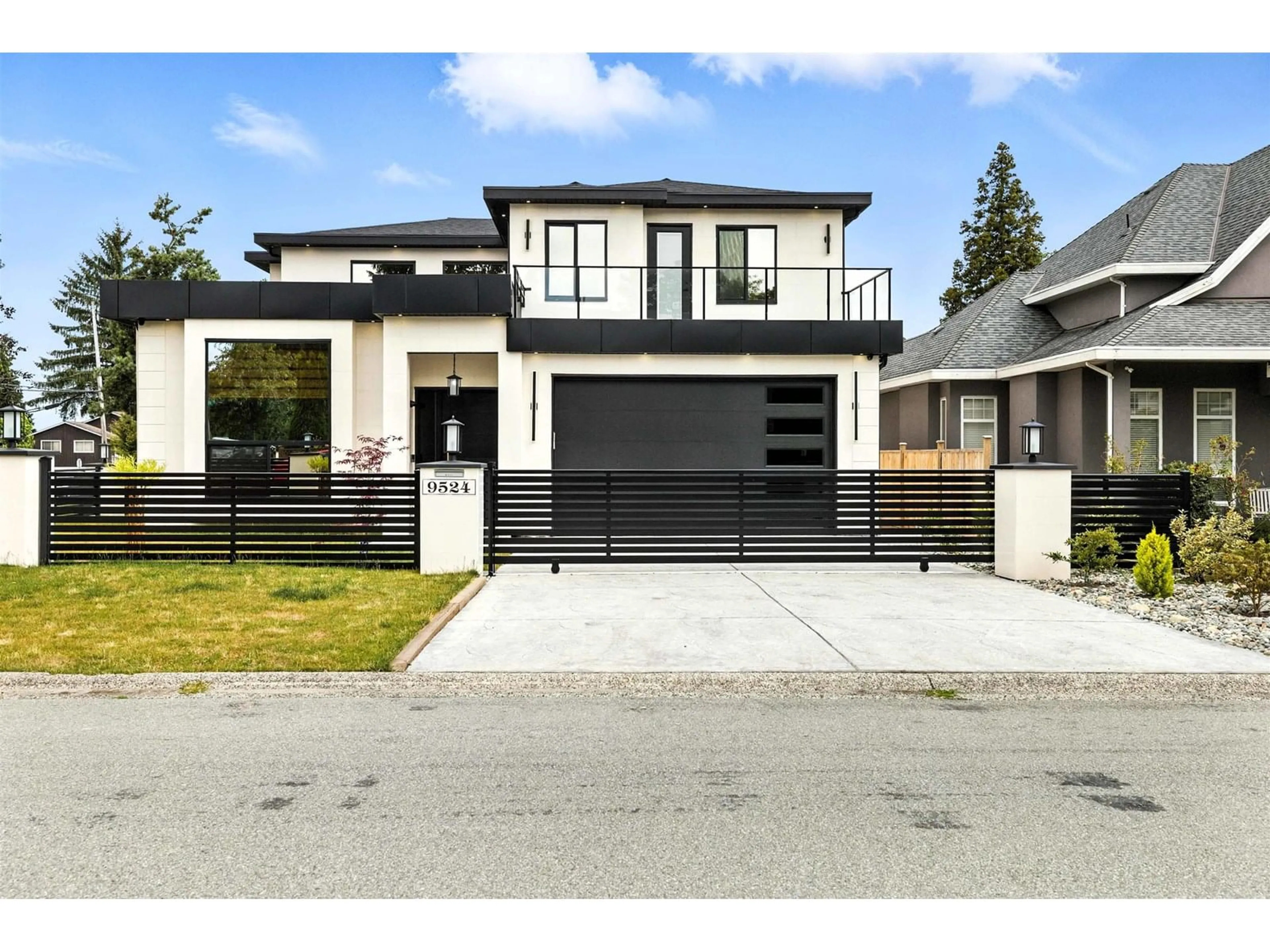 Home with vinyl exterior material, street for 9524 118, Delta British Columbia V4C6J5