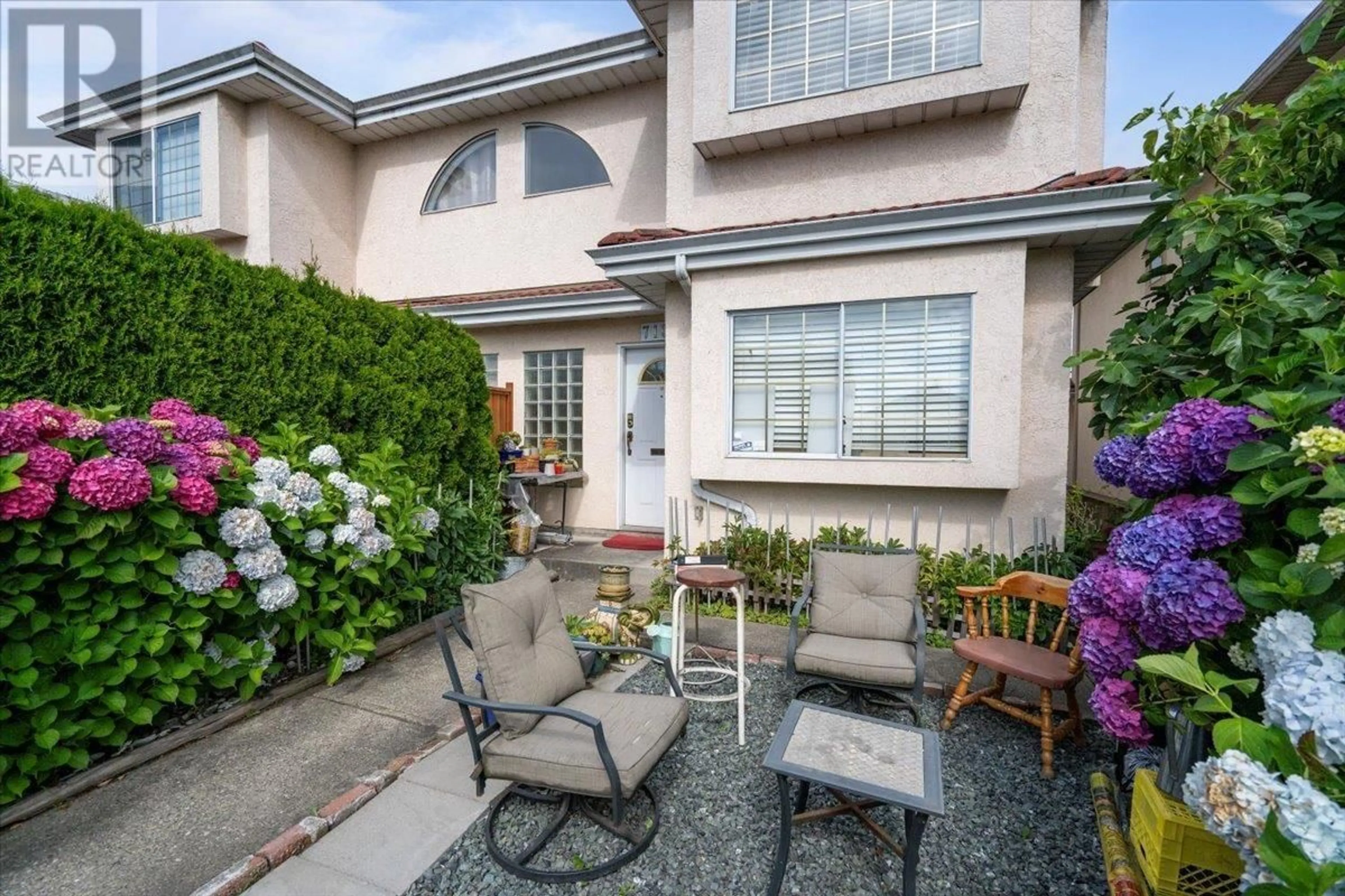 Patio, street for 7138 FRASER STREET, Vancouver British Columbia V5X3V7