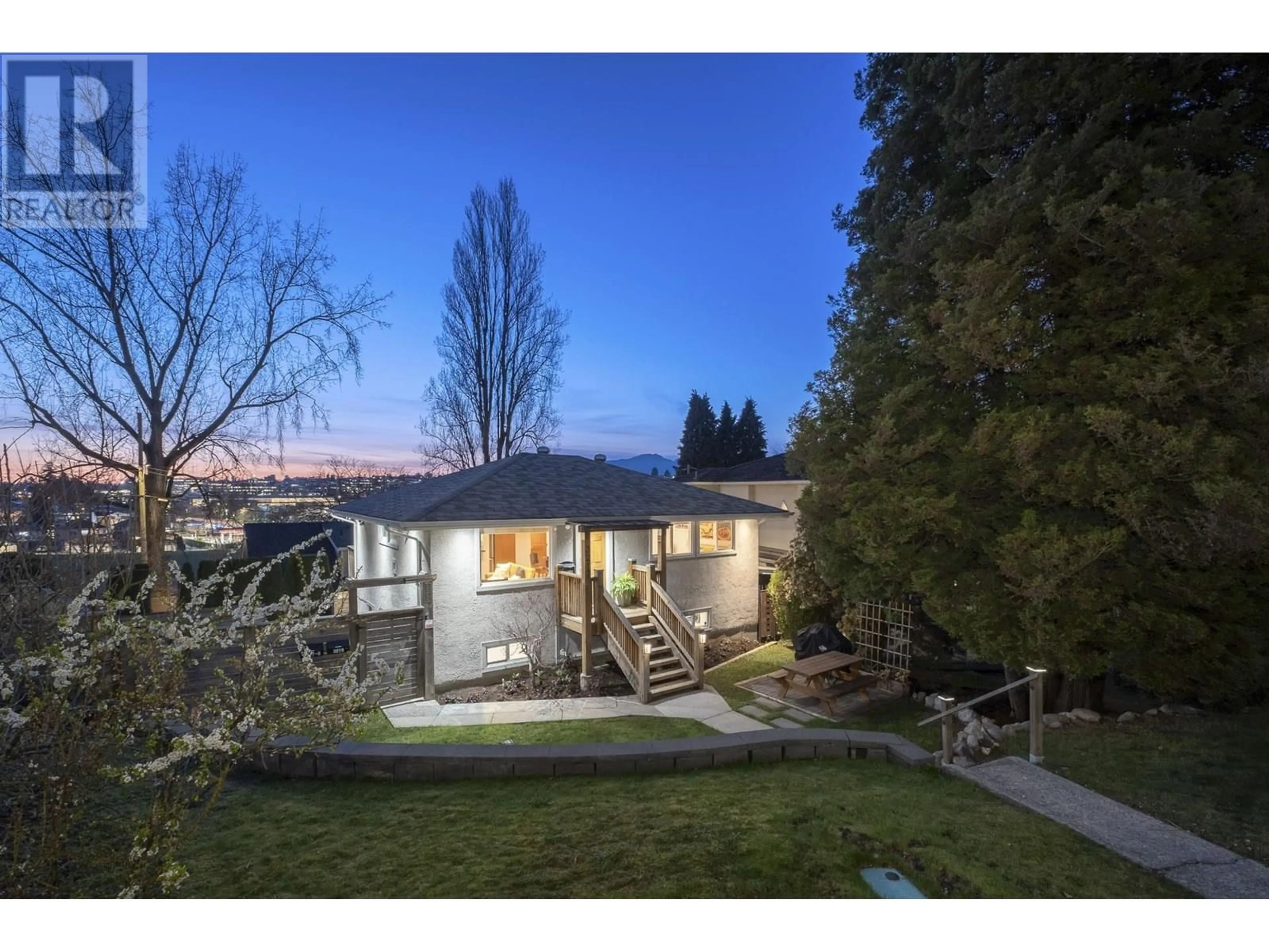 A pic from outside/outdoor area/front of a property/back of a property/a pic from drone, mountain view for 3217 MATAPAN CRESCENT, Vancouver British Columbia V5M4A9
