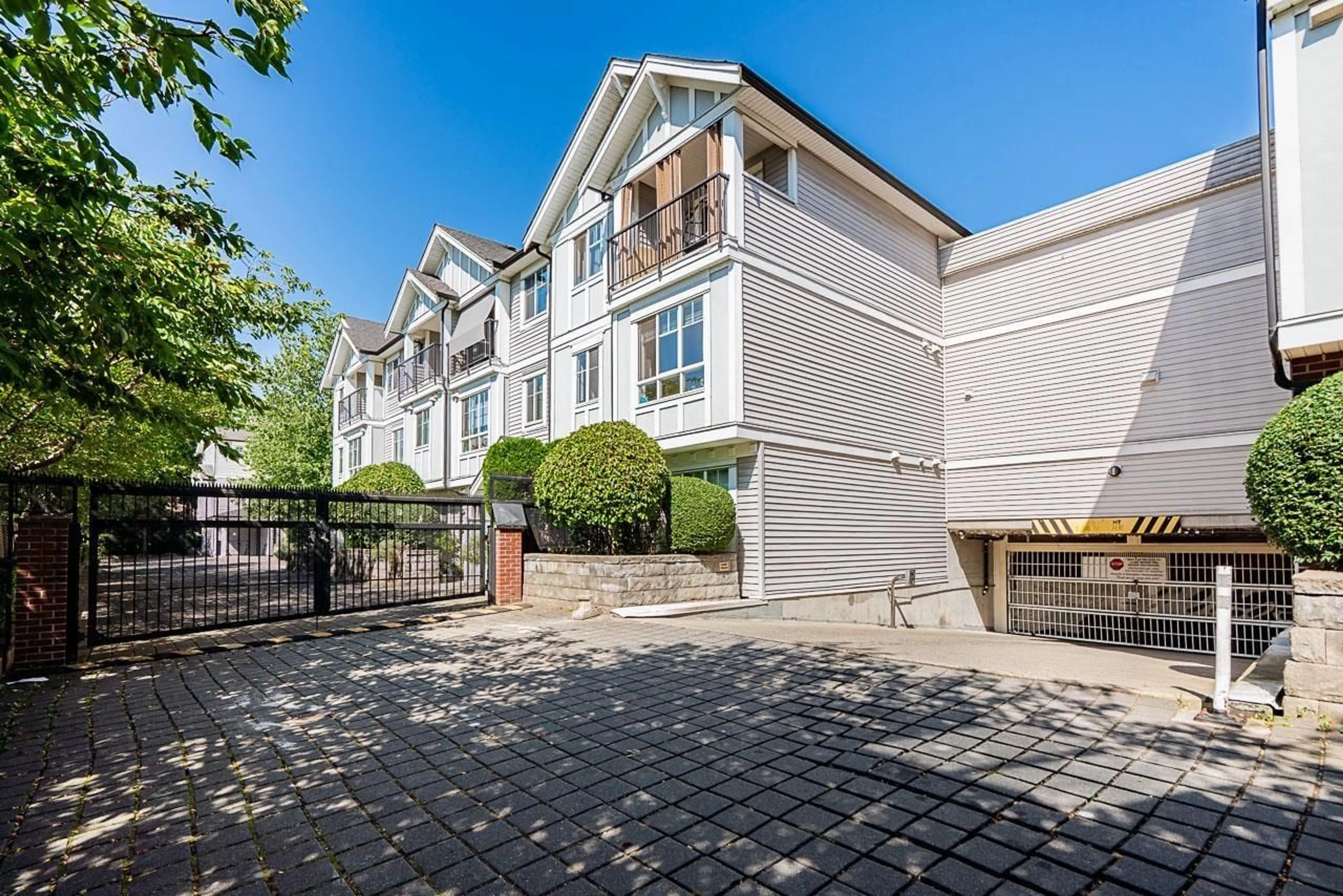 Patio, street for 68 - 13239 OLD YALE, Surrey British Columbia V3T3C5