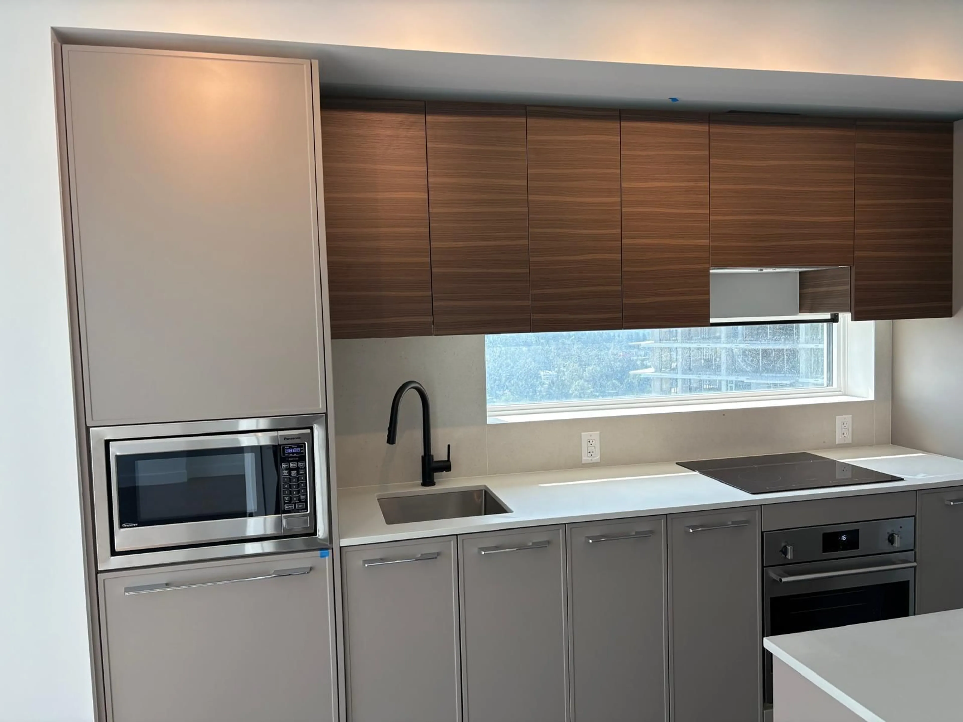 Standard kitchen, unknown for 2609 - 13745 GEORGE JUNCTION, Surrey British Columbia V3T0V8