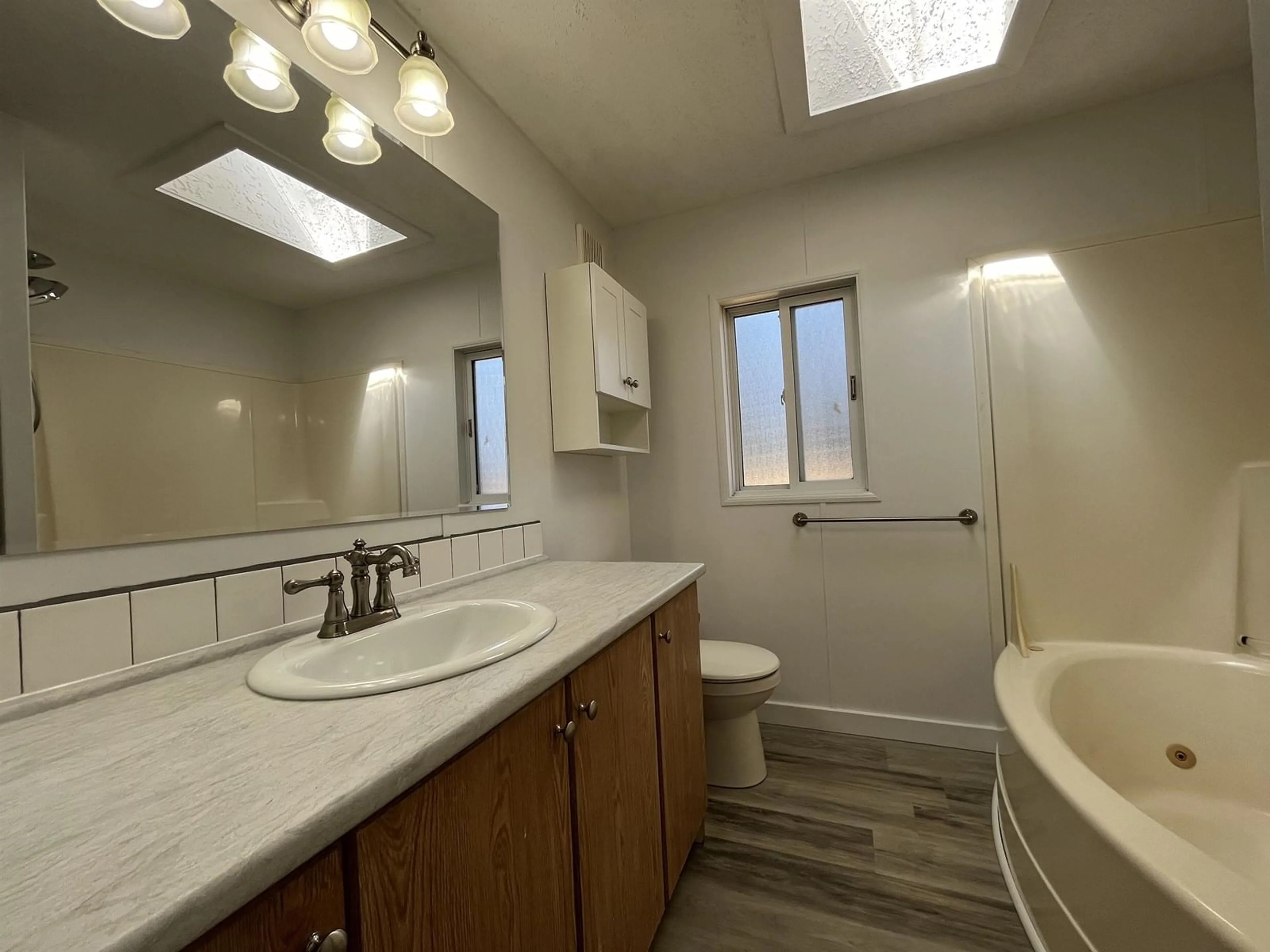 Standard bathroom, ceramic/tile floor for 20 - 63071 FLOOD HOPE ROAD, Hope British Columbia V0X1L2