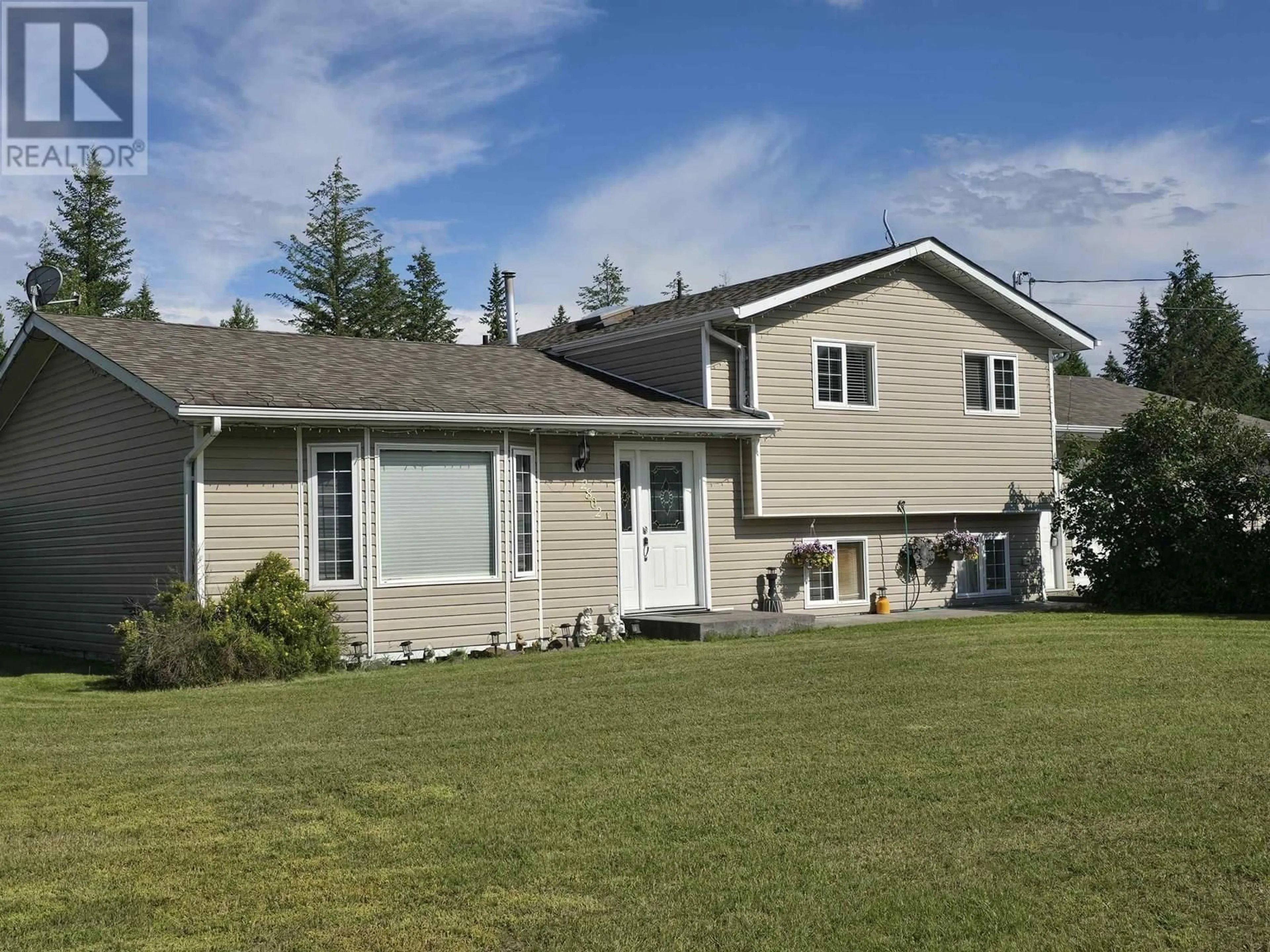 Home with vinyl exterior material, unknown for 2802 OTTER ROAD, Quesnel British Columbia V2J6L4