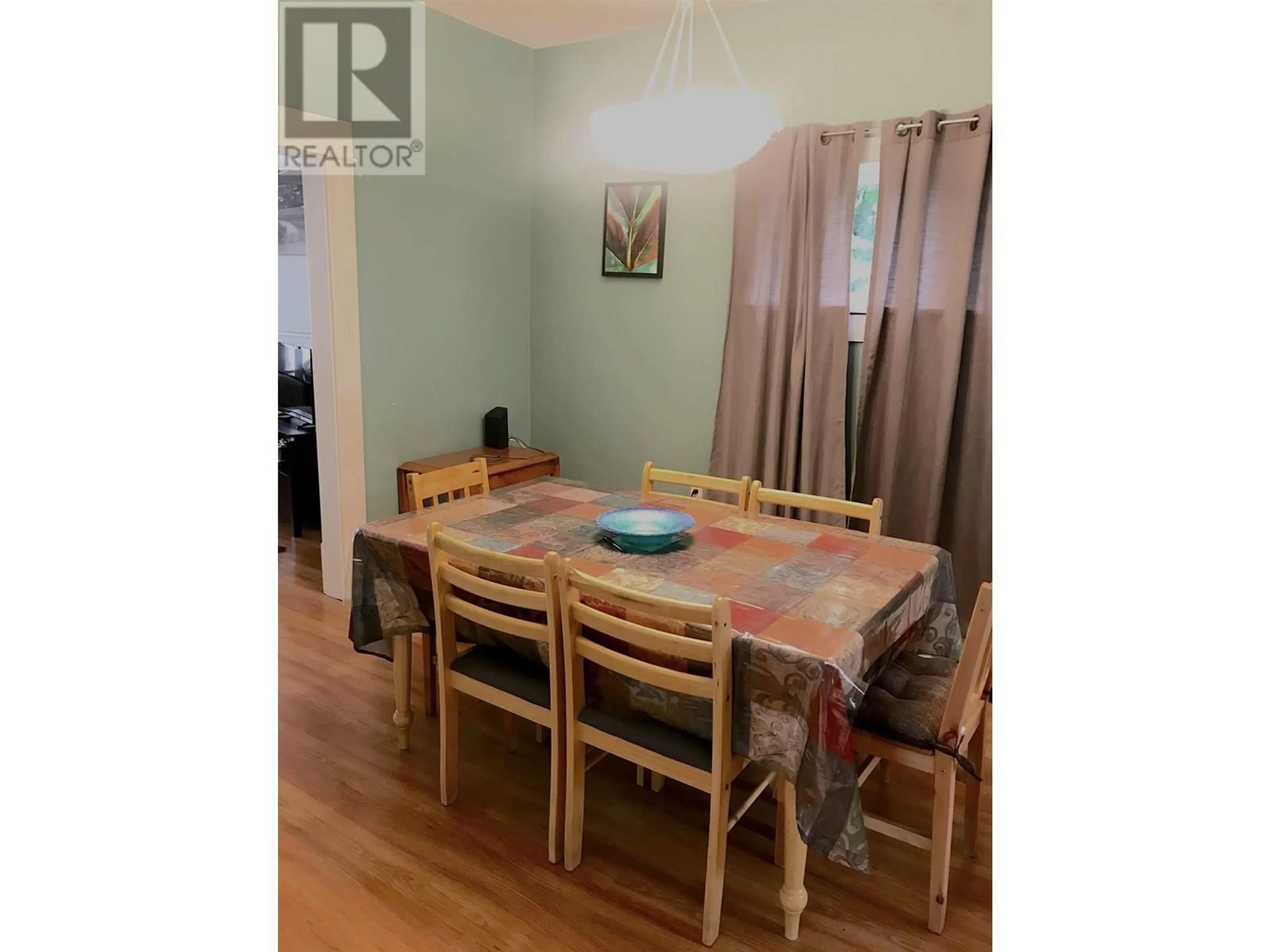 Dining room, wood/laminate floor for 1111 FIFTH AVENUE, New Westminster British Columbia V3M1Y7