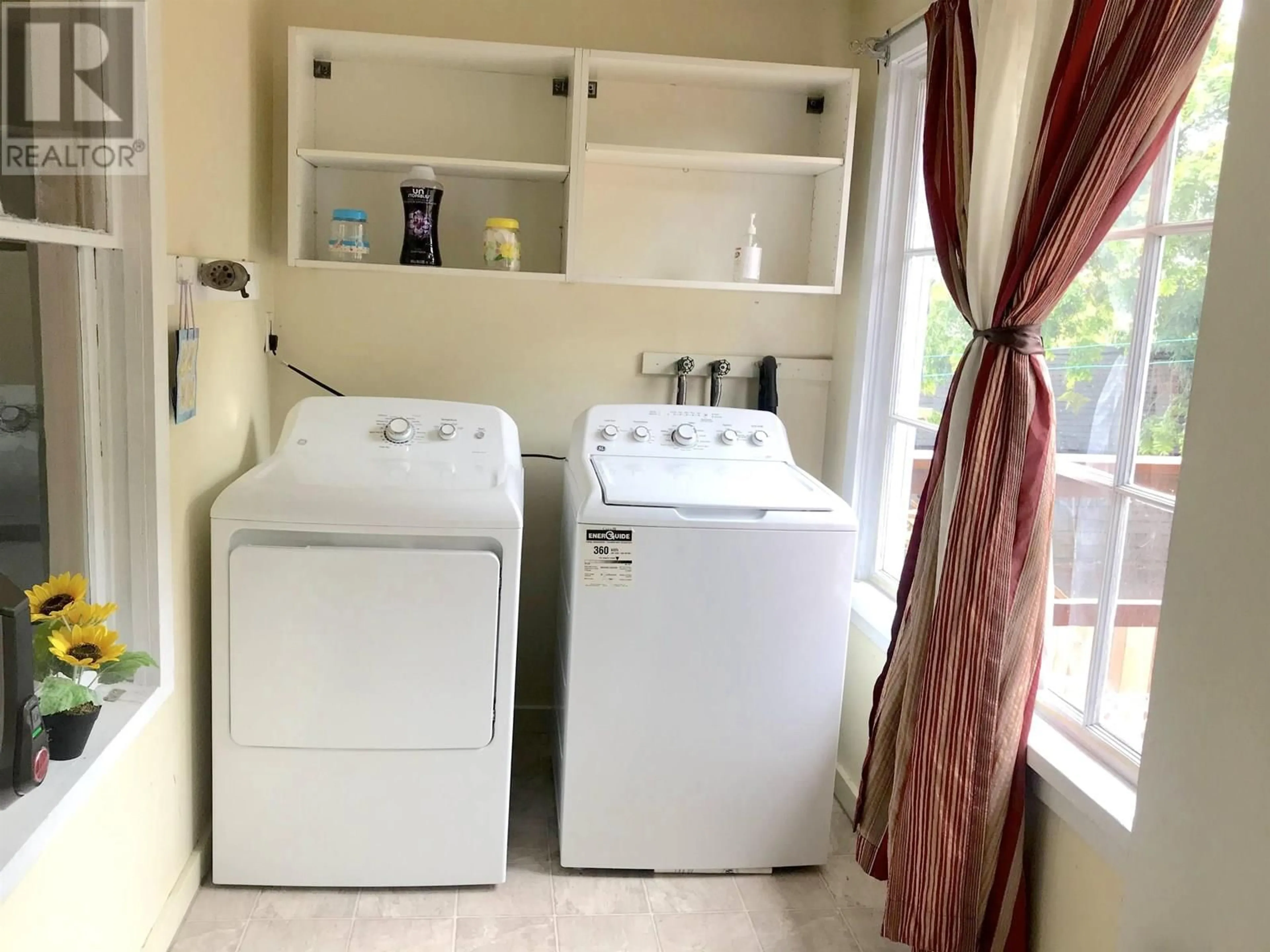 Laundry room for 1111 FIFTH AVENUE, New Westminster British Columbia V3M1Y7