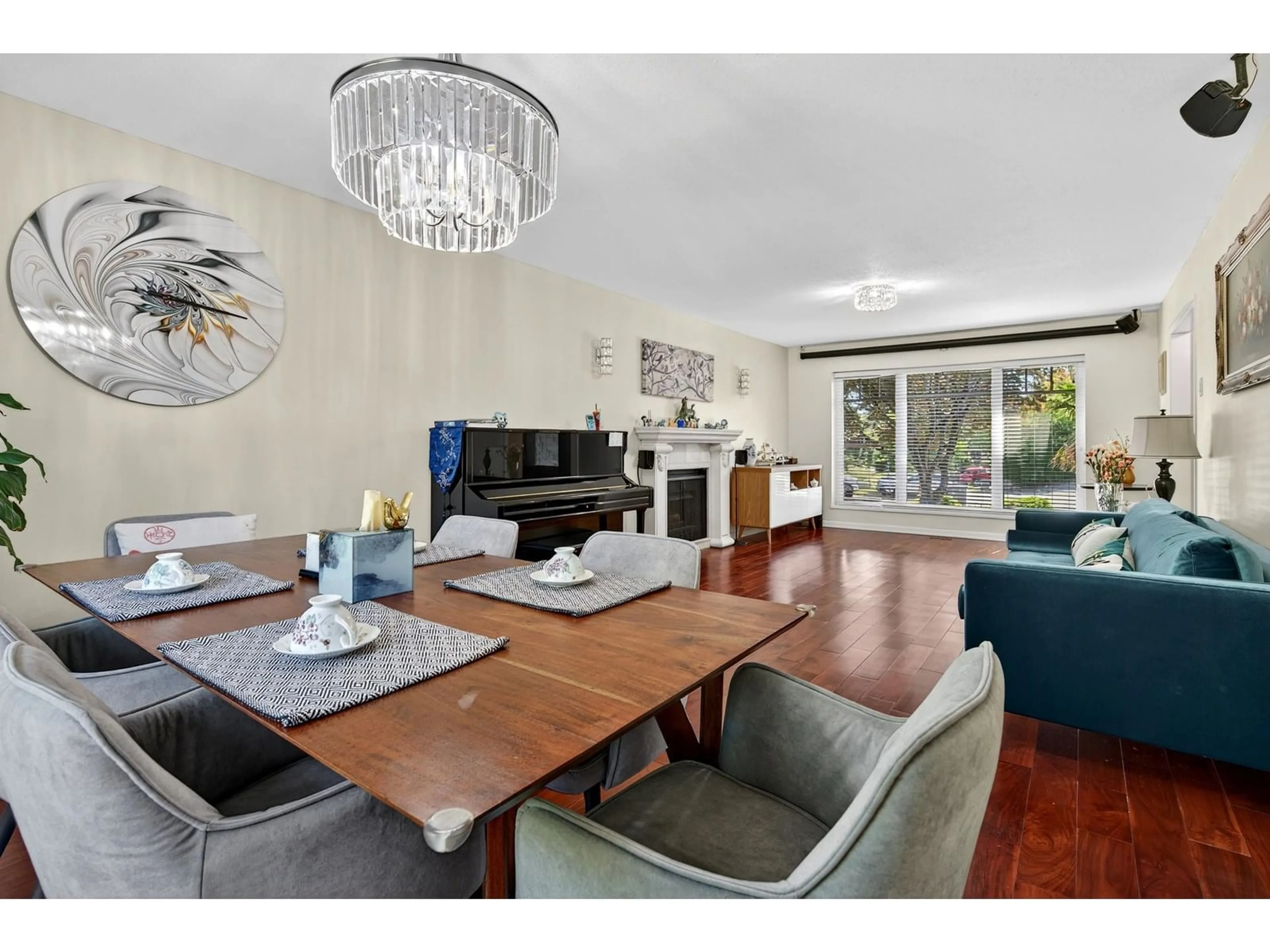 Dining room, wood/laminate floor for 7848 161, Surrey British Columbia V4N0T7