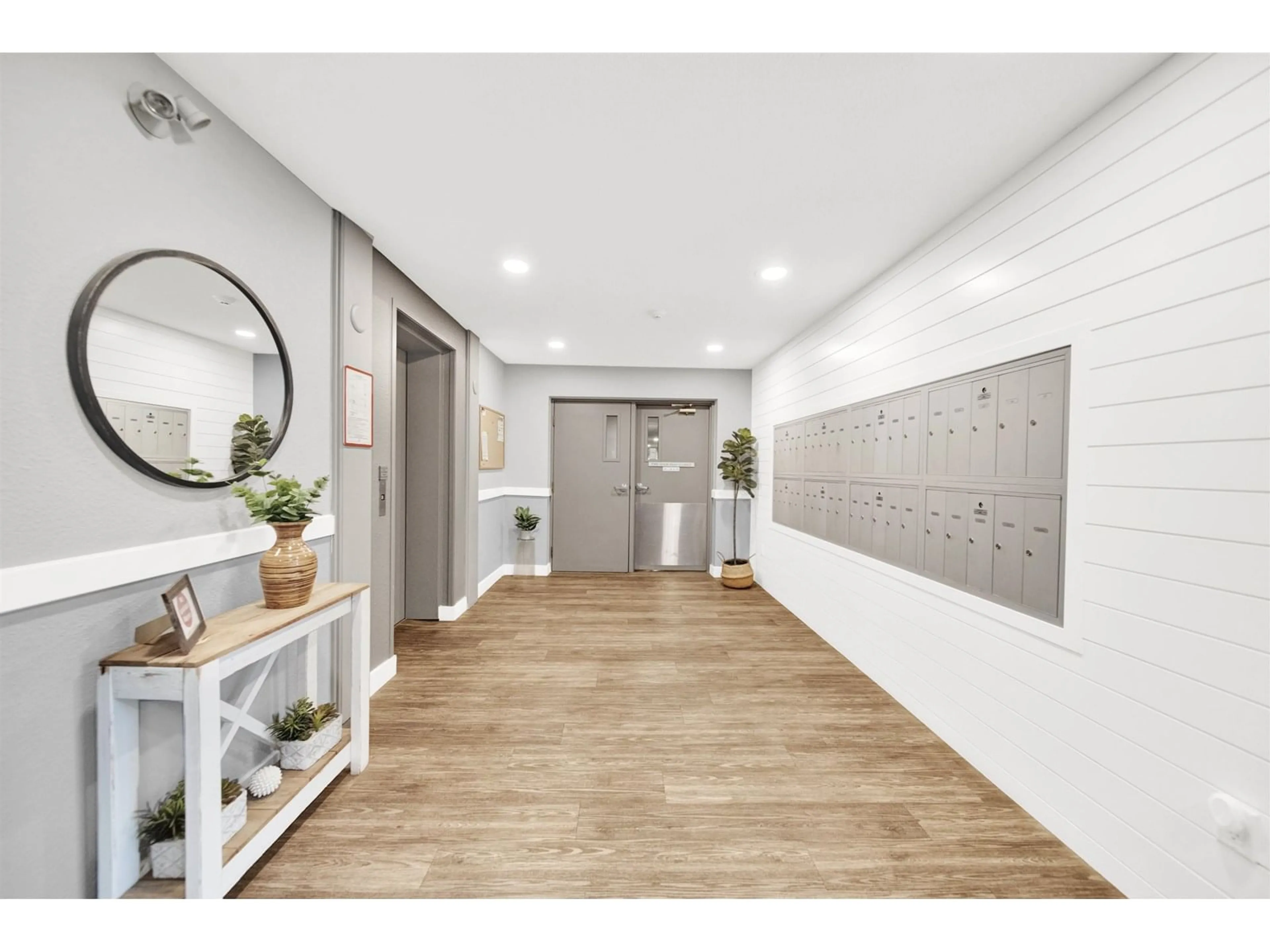Unknown for 209 - 1830 SOUTHMERE EAST, Surrey British Columbia V4A9C2