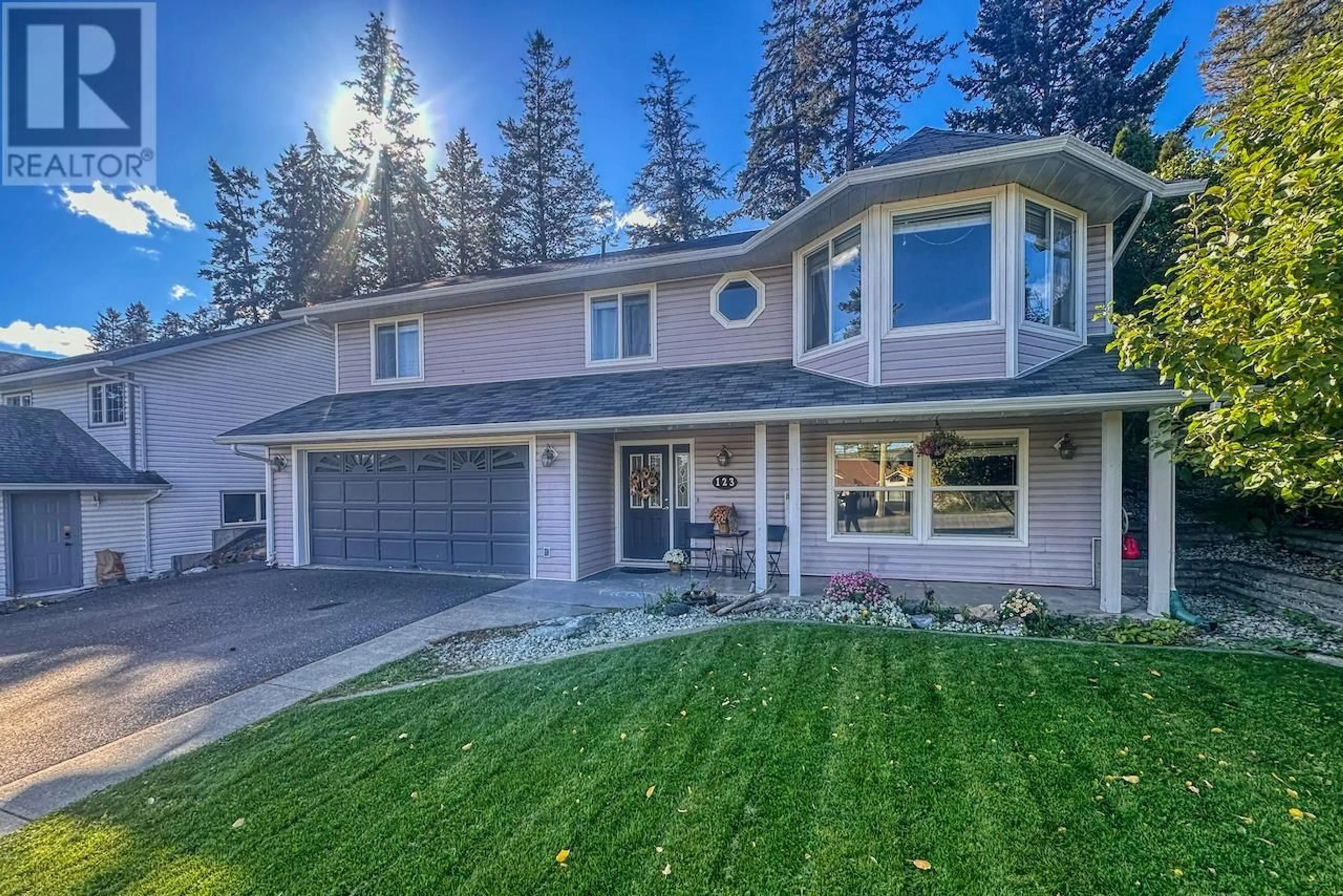 Home with vinyl exterior material, street for 123 WESTRIDGE DRIVE, Williams Lake British Columbia V2G5K4