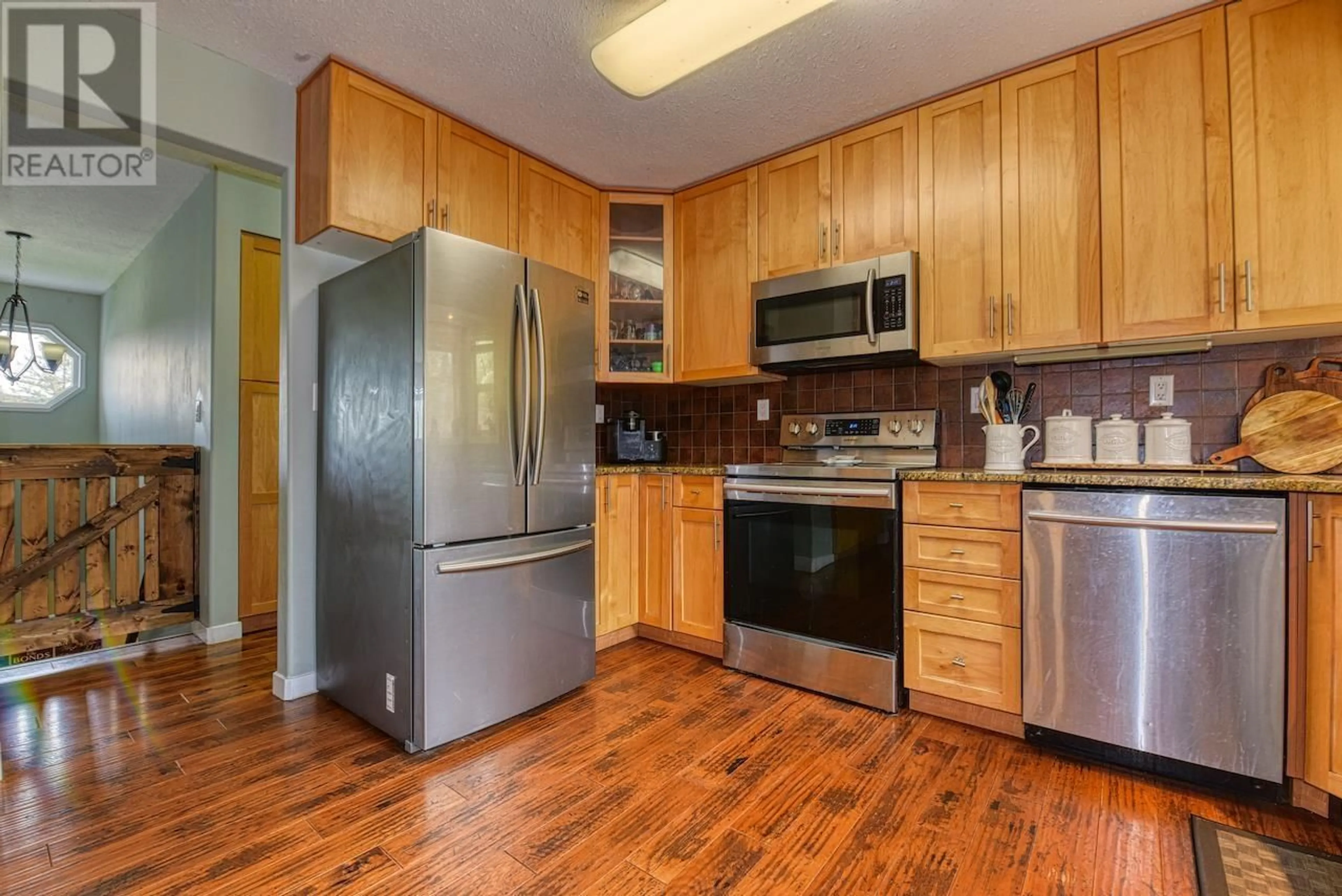 Standard kitchen, wood/laminate floor for 123 WESTRIDGE DRIVE, Williams Lake British Columbia V2G5K4