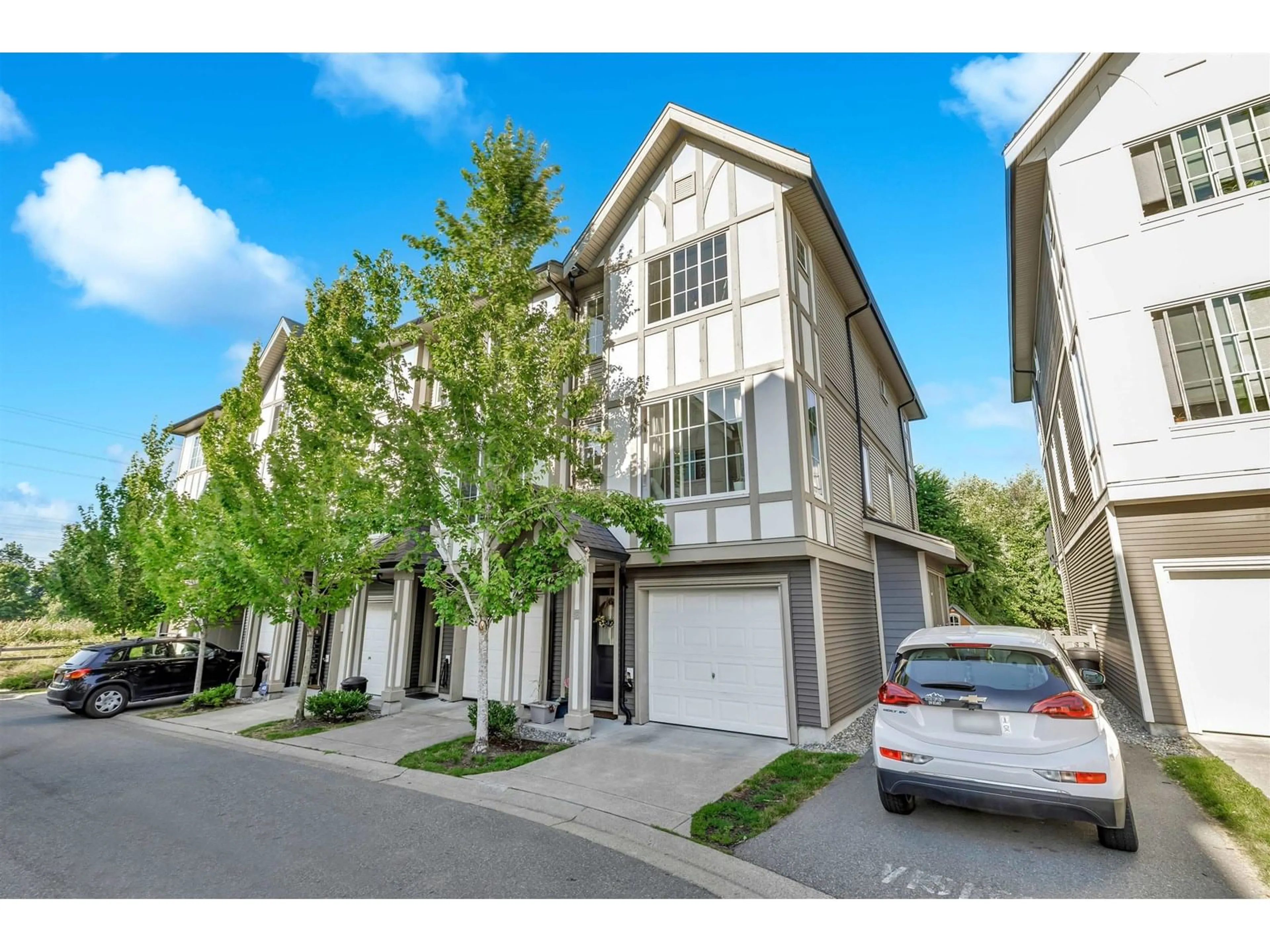 A pic from outside/outdoor area/front of a property/back of a property/a pic from drone, street for 46 - 30989 WESTRIDGE, Abbotsford British Columbia V2T0E7