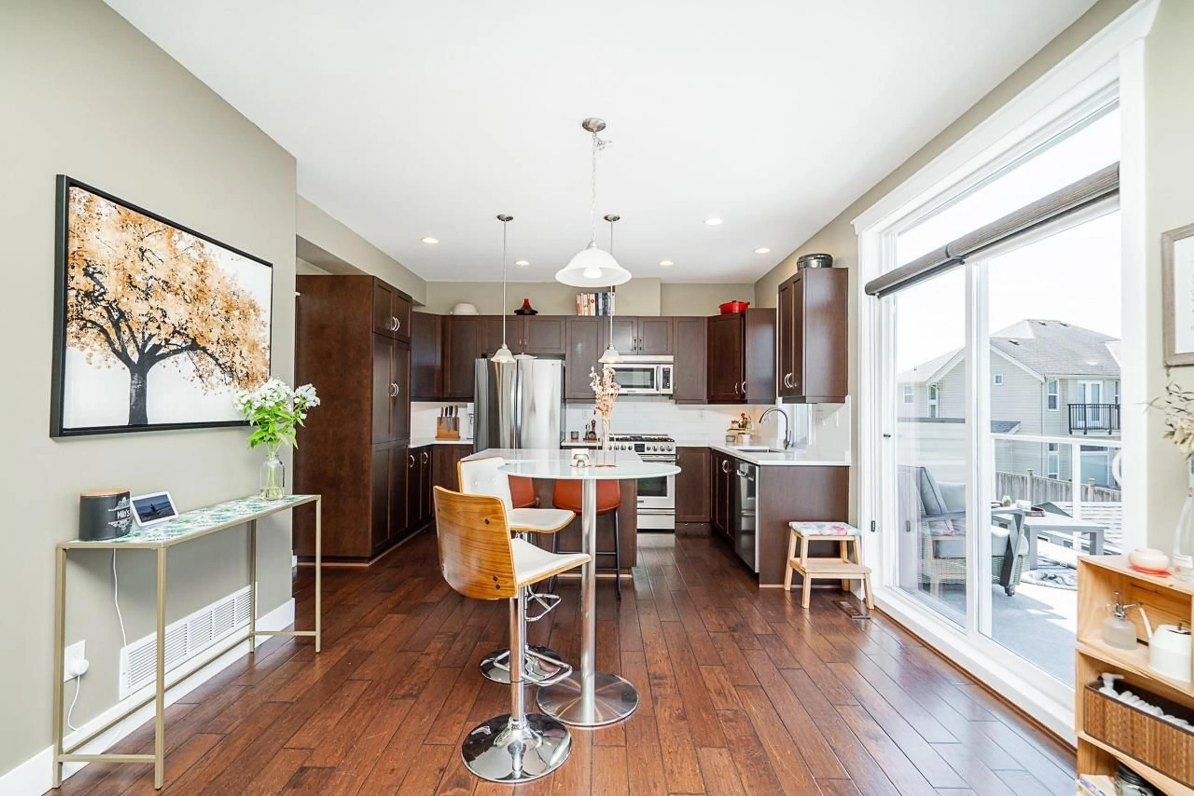 Open concept kitchen, unknown for 6069 163B, Surrey British Columbia V3S2H7