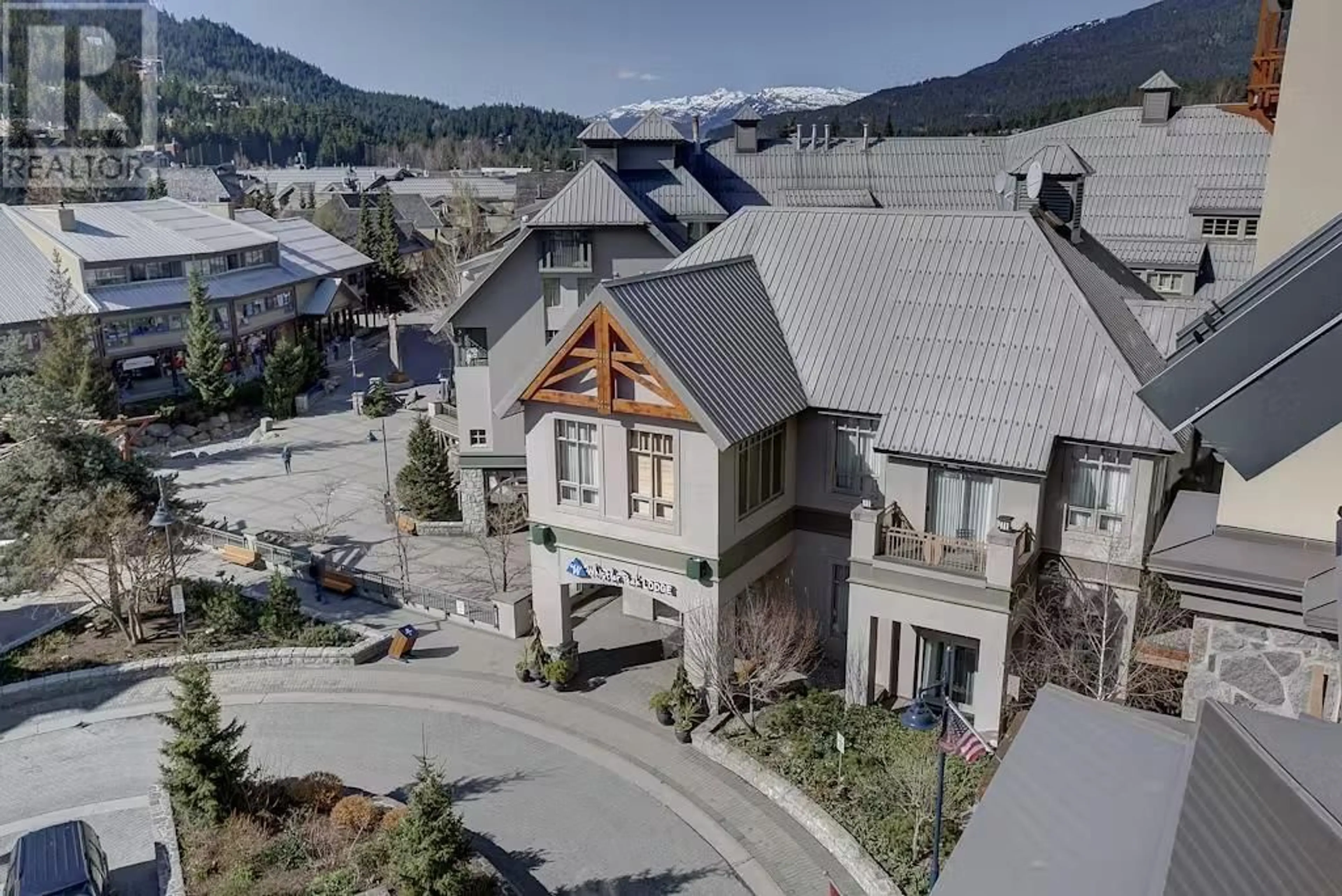 A pic from outside/outdoor area/front of a property/back of a property/a pic from drone, mountain view for 516 - 4295 BLACKCOMB WAY, Whistler British Columbia V8E0X2