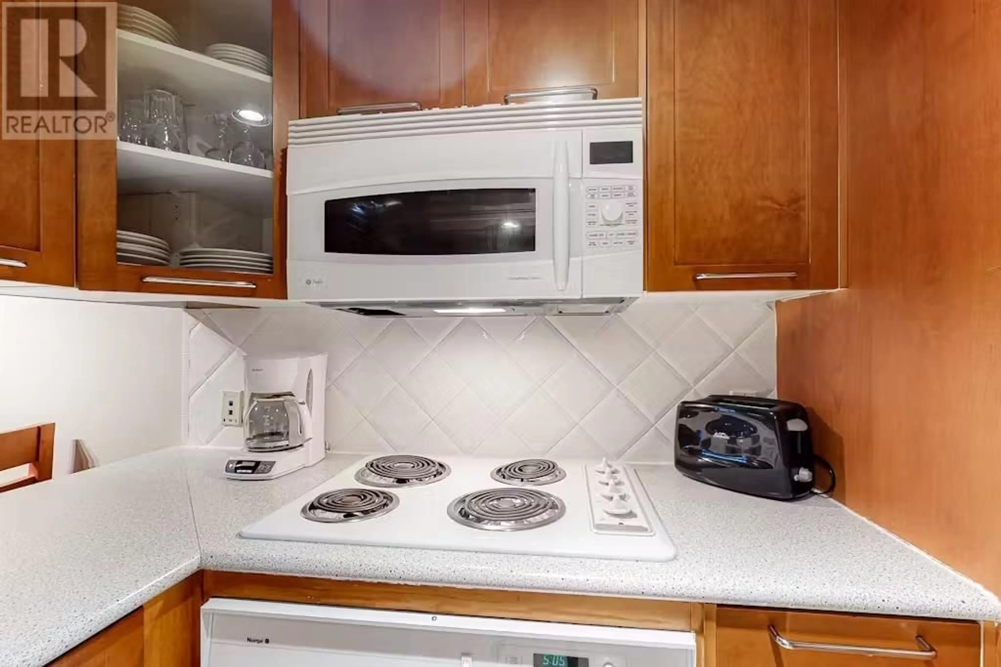 Standard kitchen, unknown for 516 - 4295 BLACKCOMB WAY, Whistler British Columbia V8E0X2