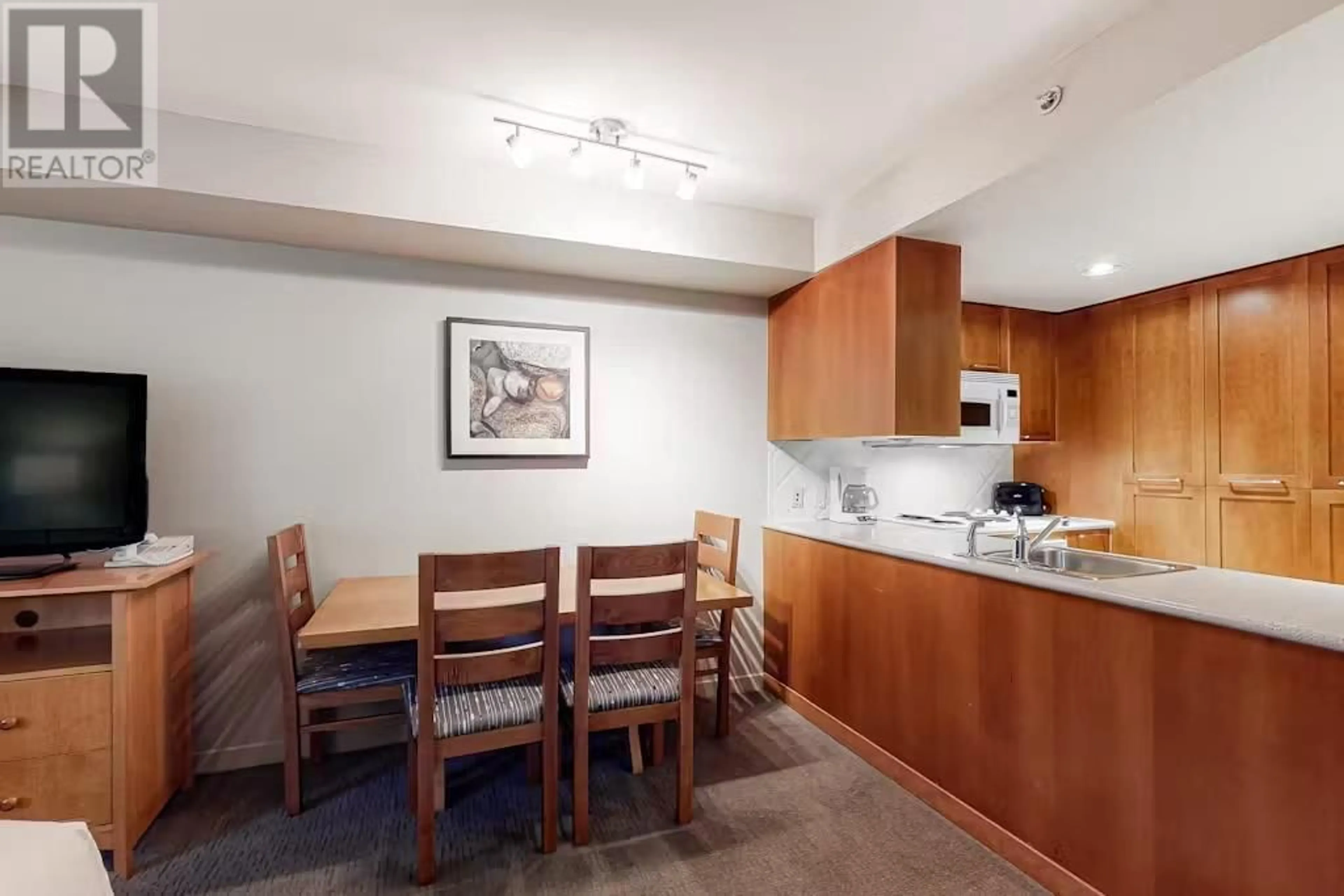 Standard kitchen, unknown for 516 - 4295 BLACKCOMB WAY, Whistler British Columbia V8E0X2
