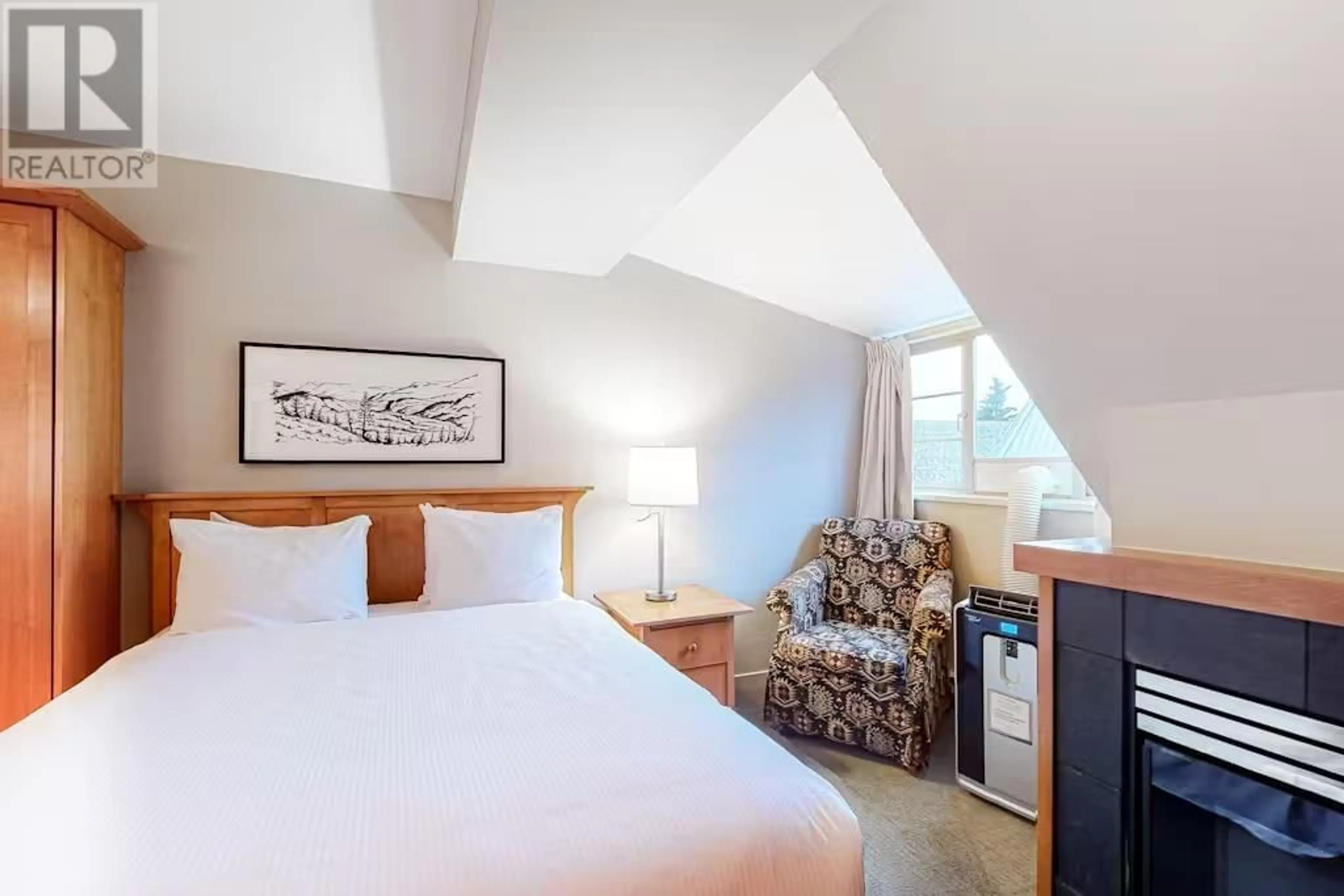 A pic of a room for 516 - 4295 BLACKCOMB WAY, Whistler British Columbia V8E0X2