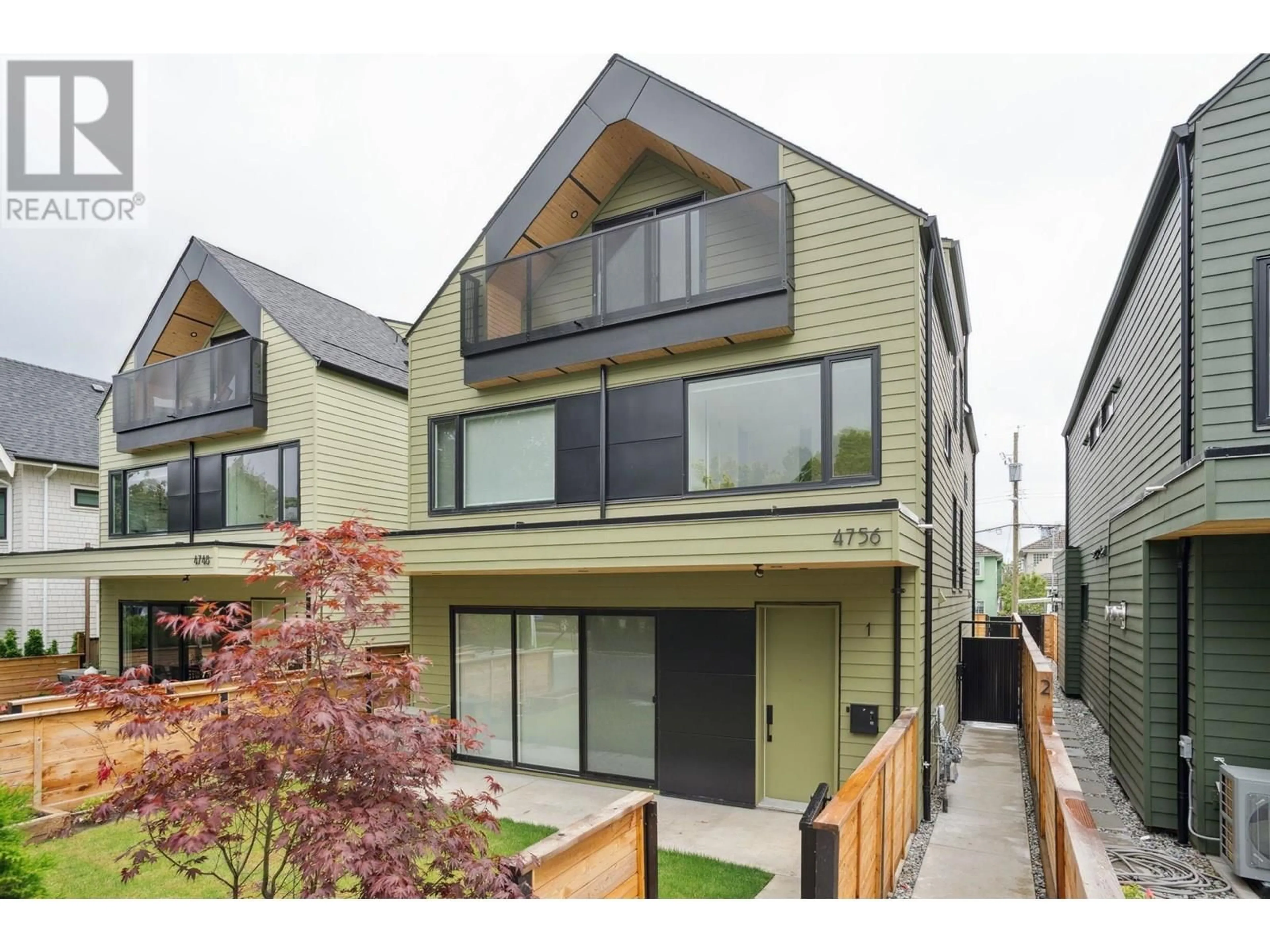 Home with vinyl exterior material, street for 1 - 4756 ARGYLE STREET, Vancouver British Columbia V5N3X8